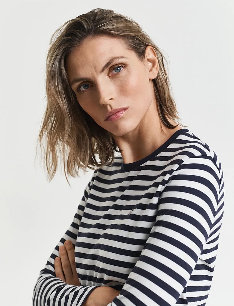 GANT - REG STRIPED SHIELD LS T-SHIRT - langärmlige tops - evening blue - 4
