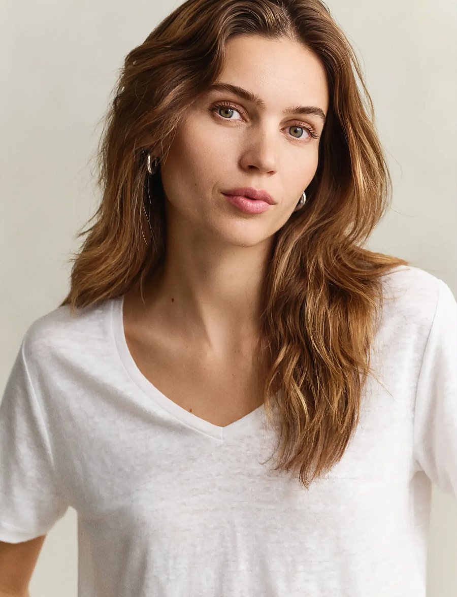 Gant - REG LINEN V-NECK SS T-SHIRT - t-shirts - white - 4