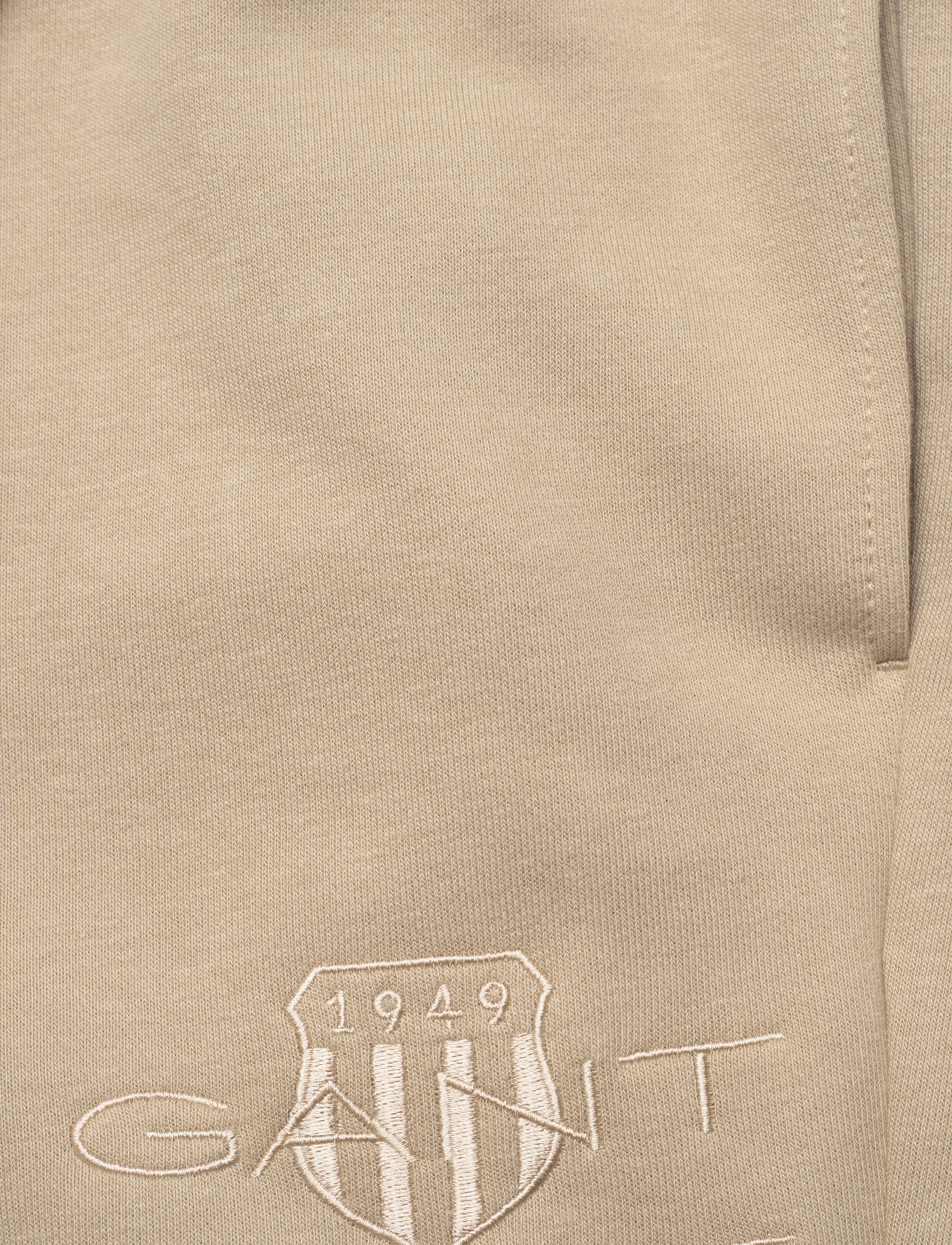 Gant - REG TONAL SHIELD SWEATPANTS - kvinder - concrete beige - 2