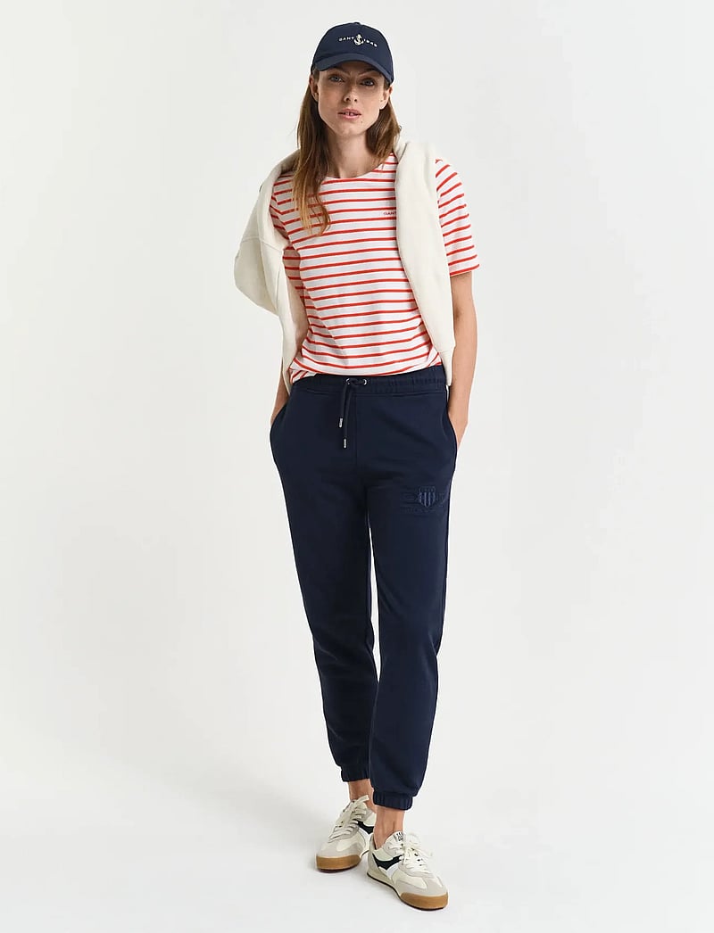 GANT - REG TONAL SHIELD SWEATPANTS - mode trends - evening blue - 0