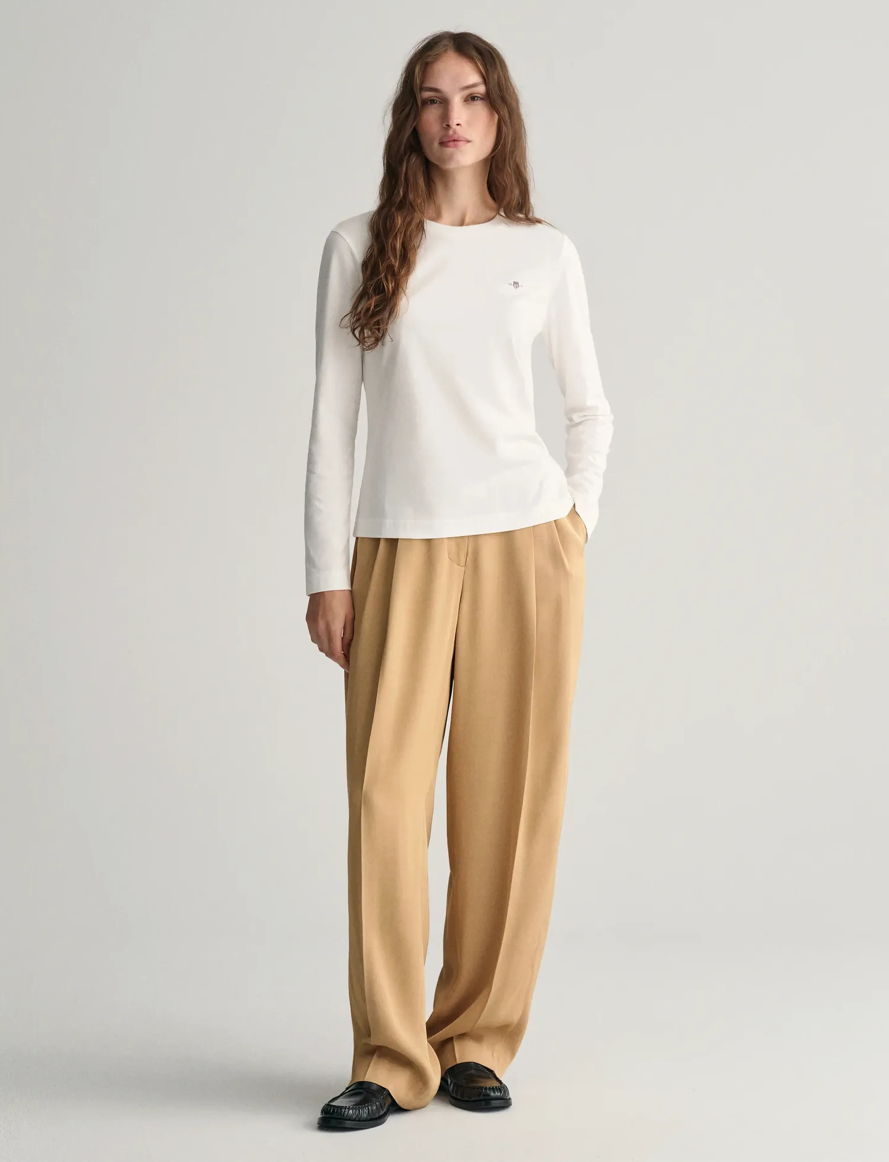 Gant - REG SHIELD LS T-SHIRT - långärmade toppar - white - 5