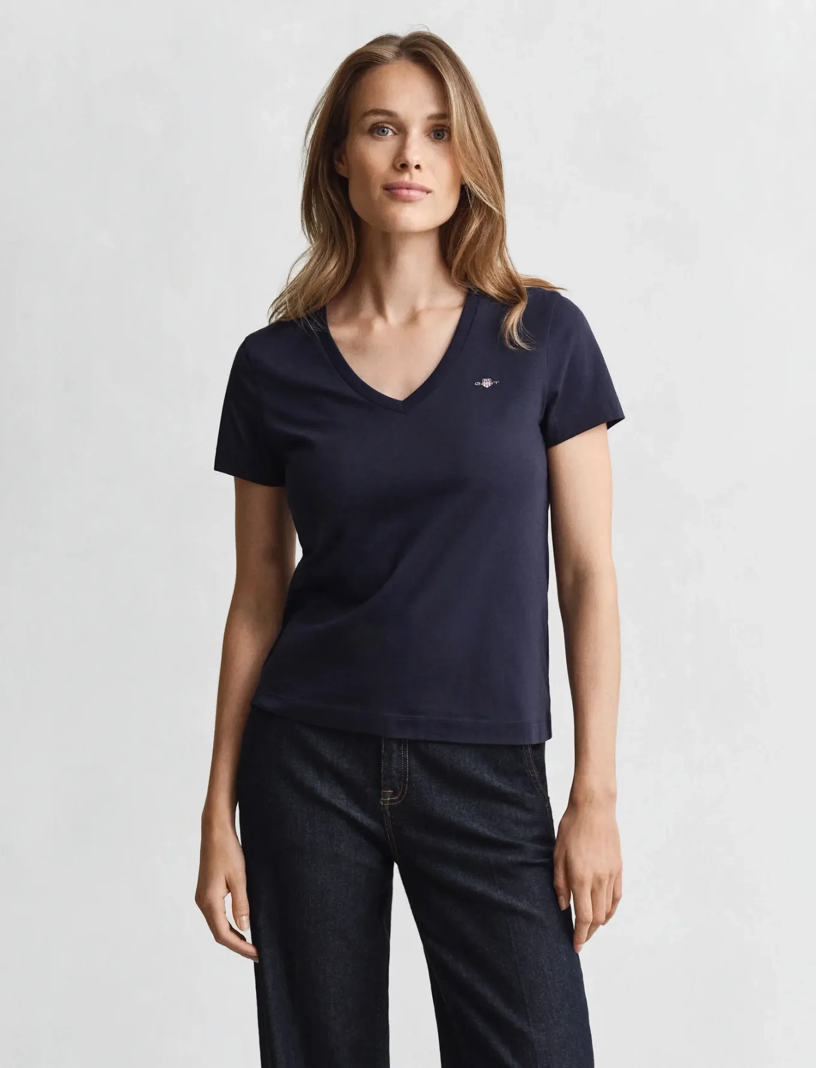 Reg Shield Ss V-Neck T-Shirt