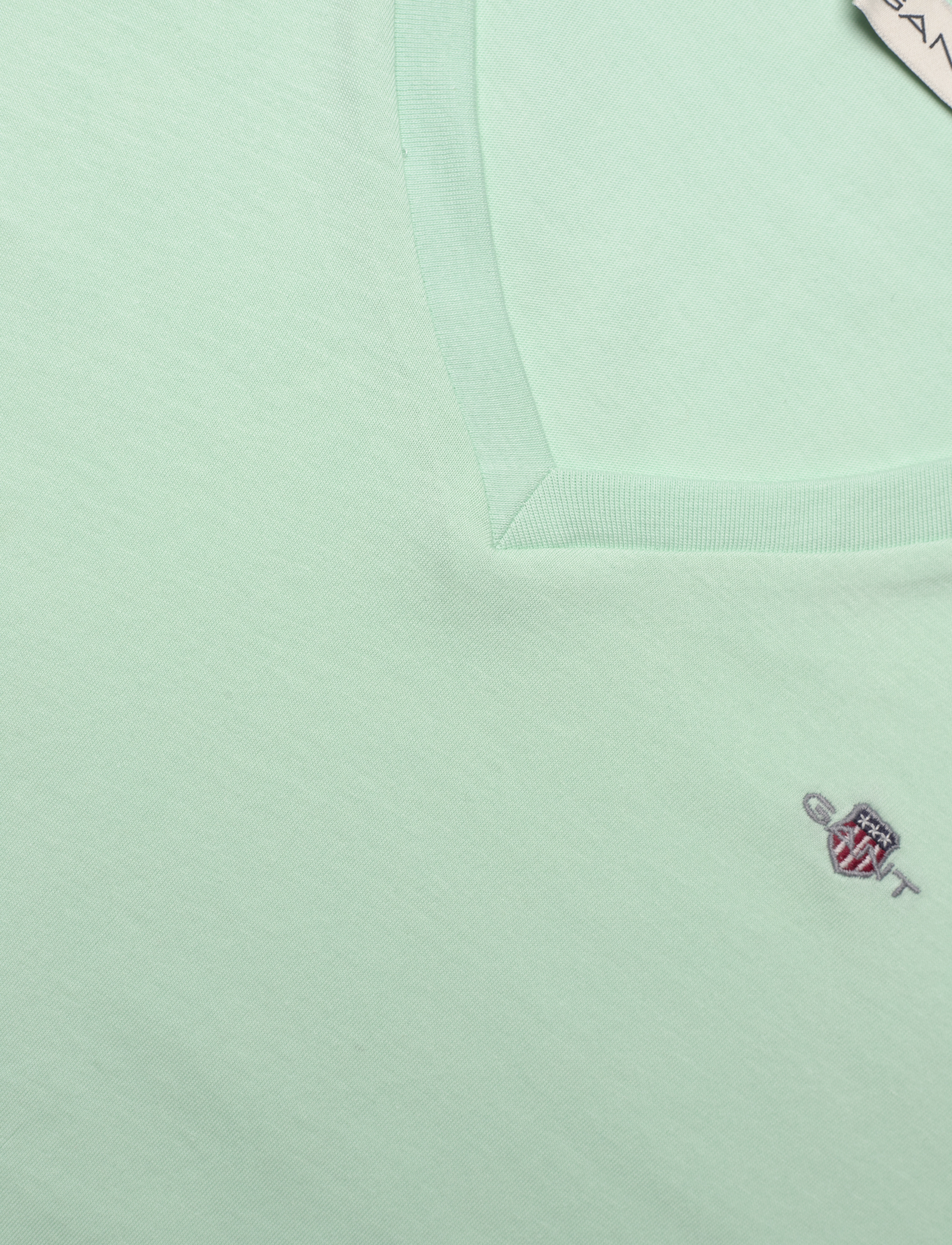 Gant - REG SHIELD SS V-NECK T-SHIRT - t-shirts - faded mint - 2