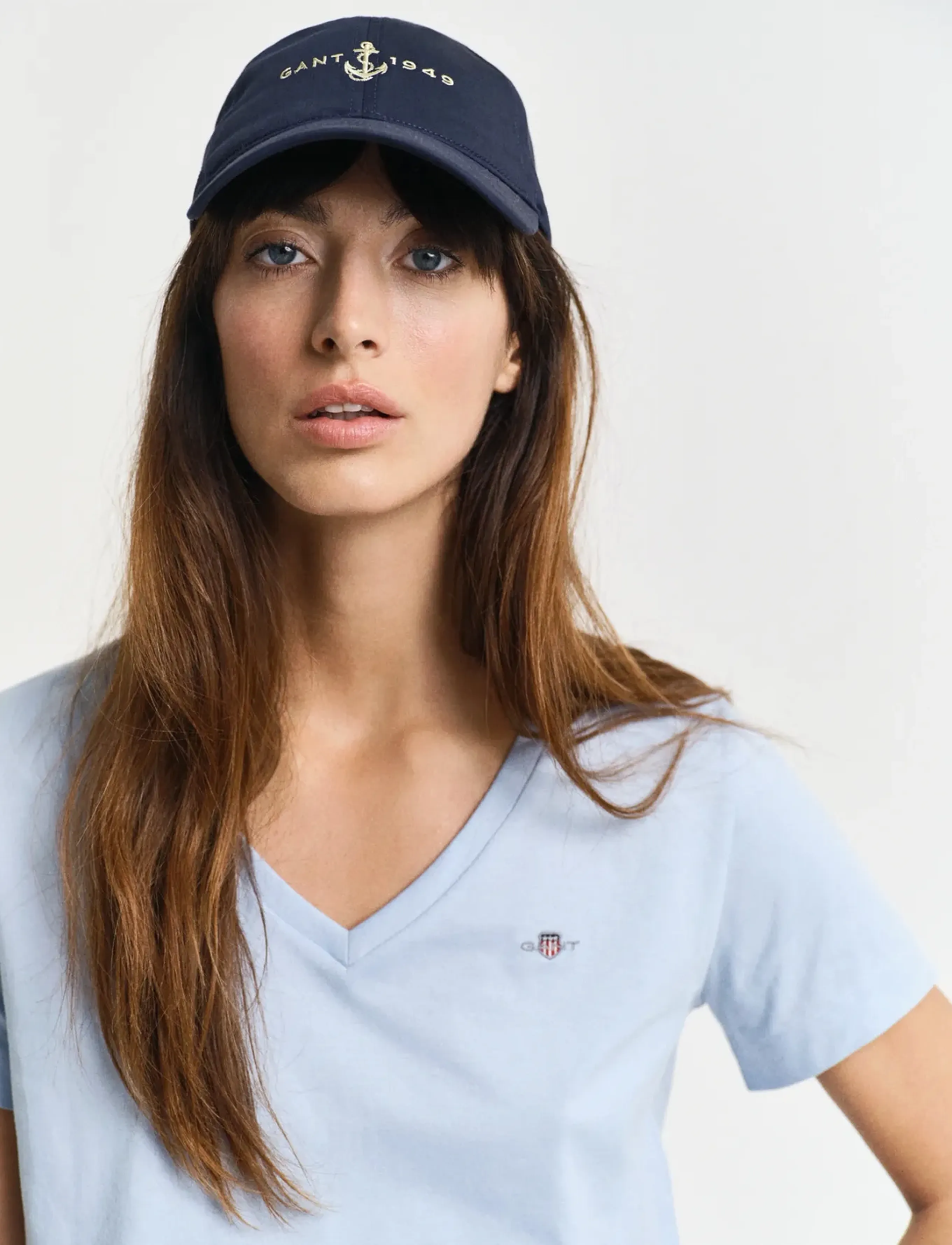 Gant - REG SHIELD SS V-NECK T-SHIRT - t-shirts - fresh blue - 4