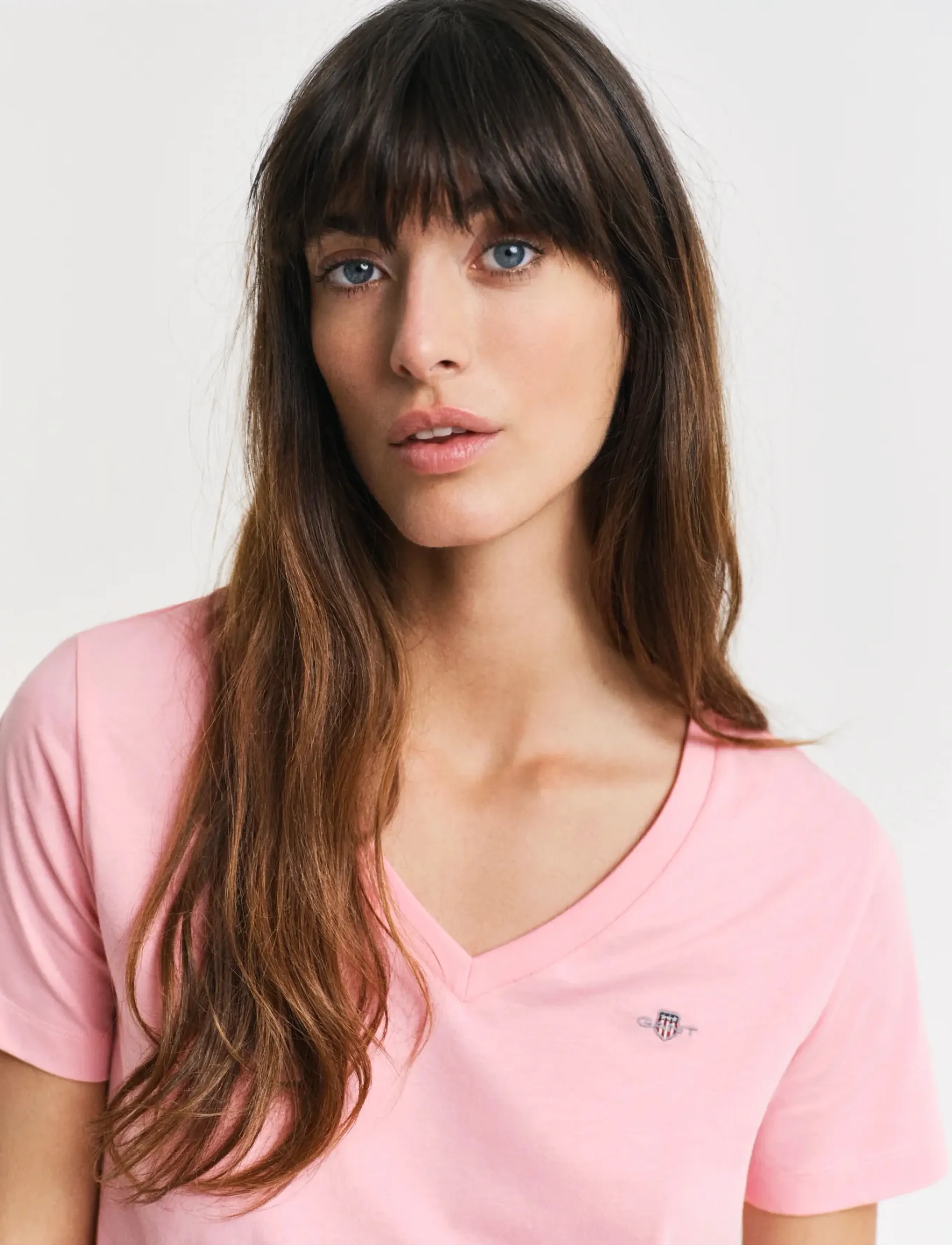 Gant - REG SHIELD SS V-NECK T-SHIRT - t-särgid - geranium pink - 4