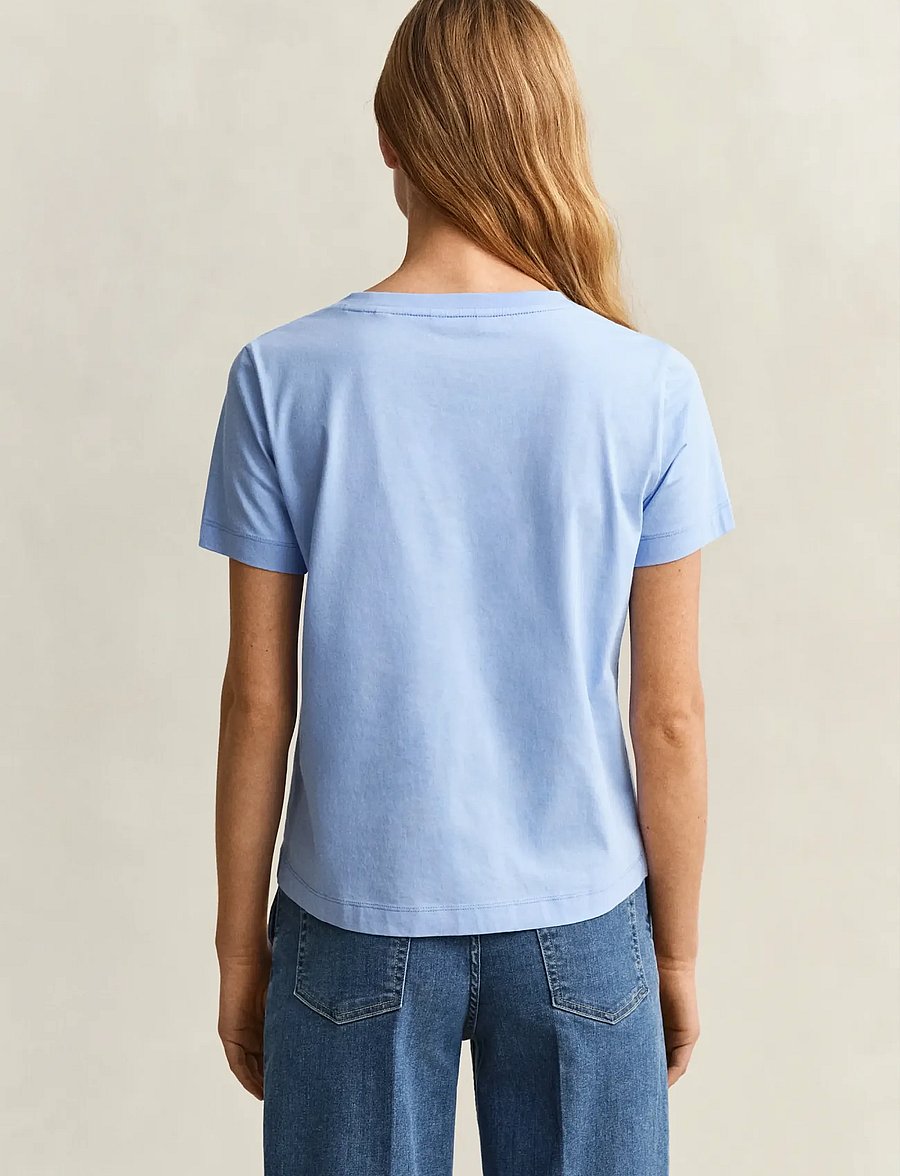 Gant - REG SHIELD SS V-NECK T-SHIRT - t-shirts - hydrangea blue - 2