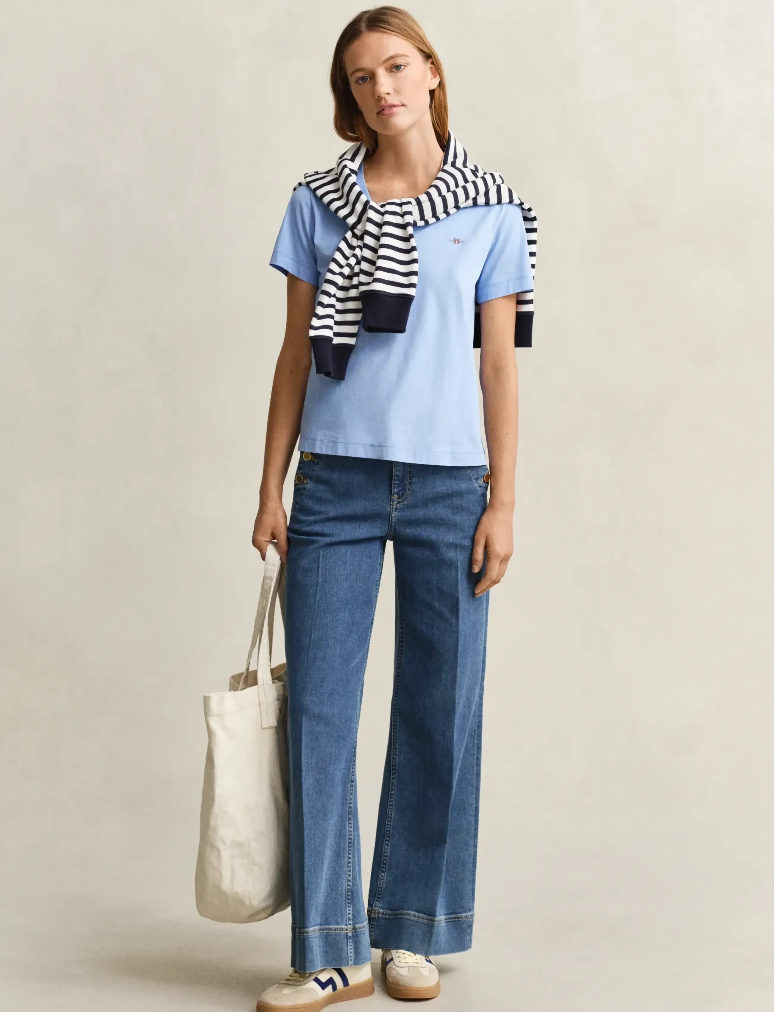 Gant - REG SHIELD SS V-NECK T-SHIRT - t-shirts - hydrangea blue - 3