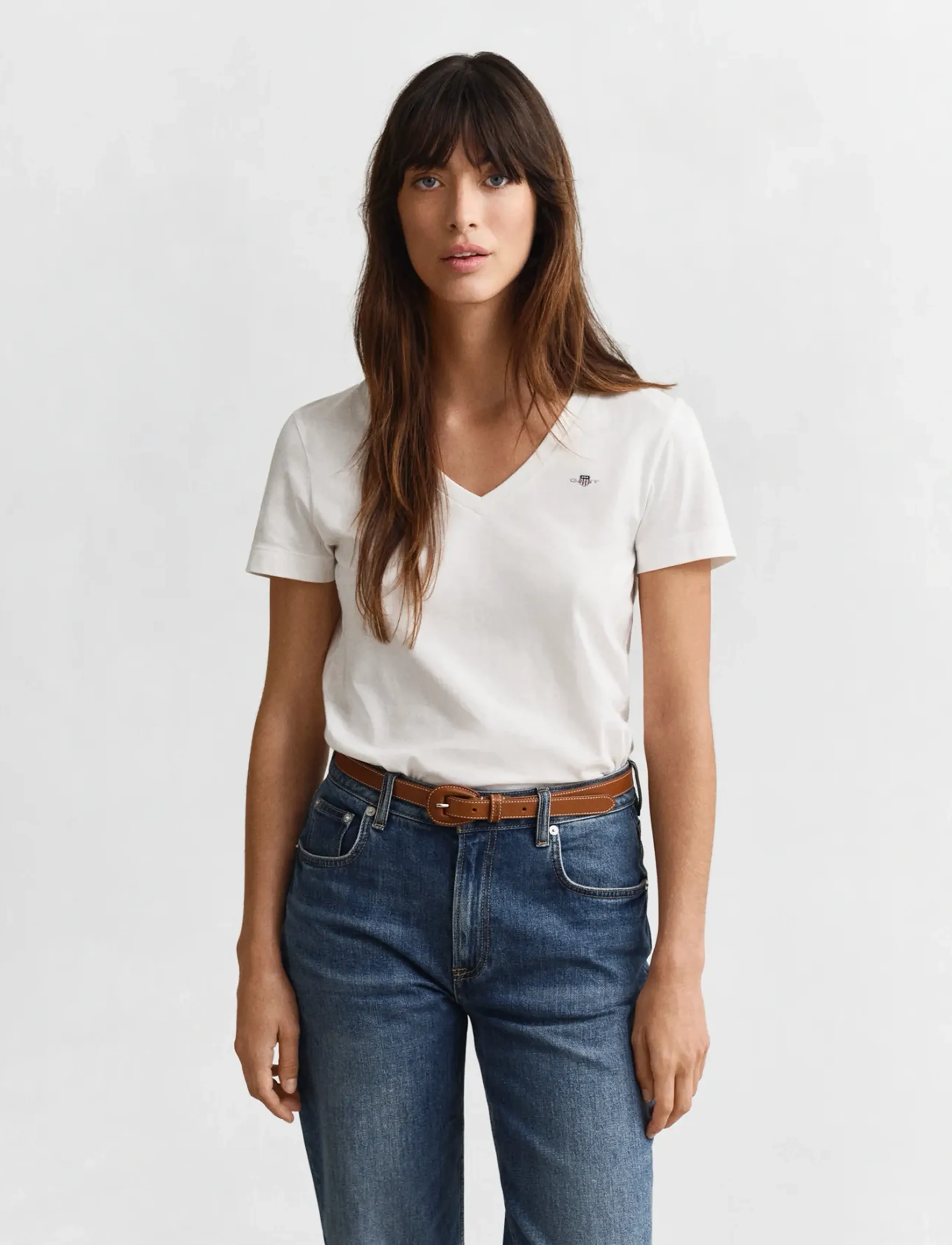 Gant REG SHIELD SS V-NECK T-SHIRT - T-Shirts & Tops - WHITE / white