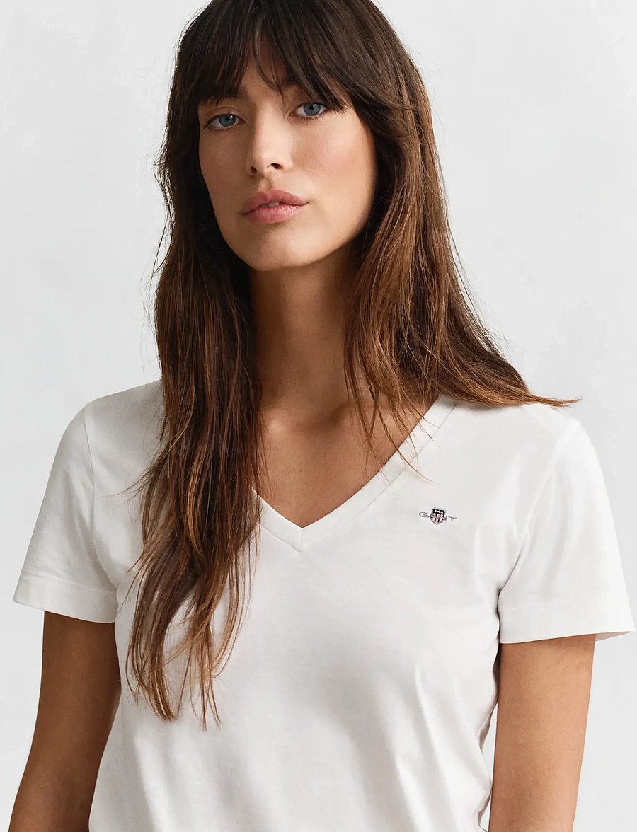 Gant - REG SHIELD SS V-NECK T-SHIRT - t-shirts - white - 3