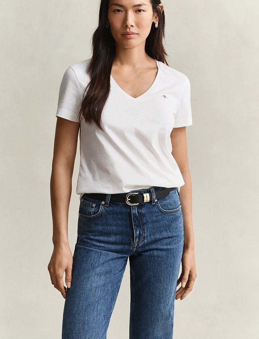 Gant - REG SHIELD SS V-NECK T-SHIRT - t-shirts - white - 5