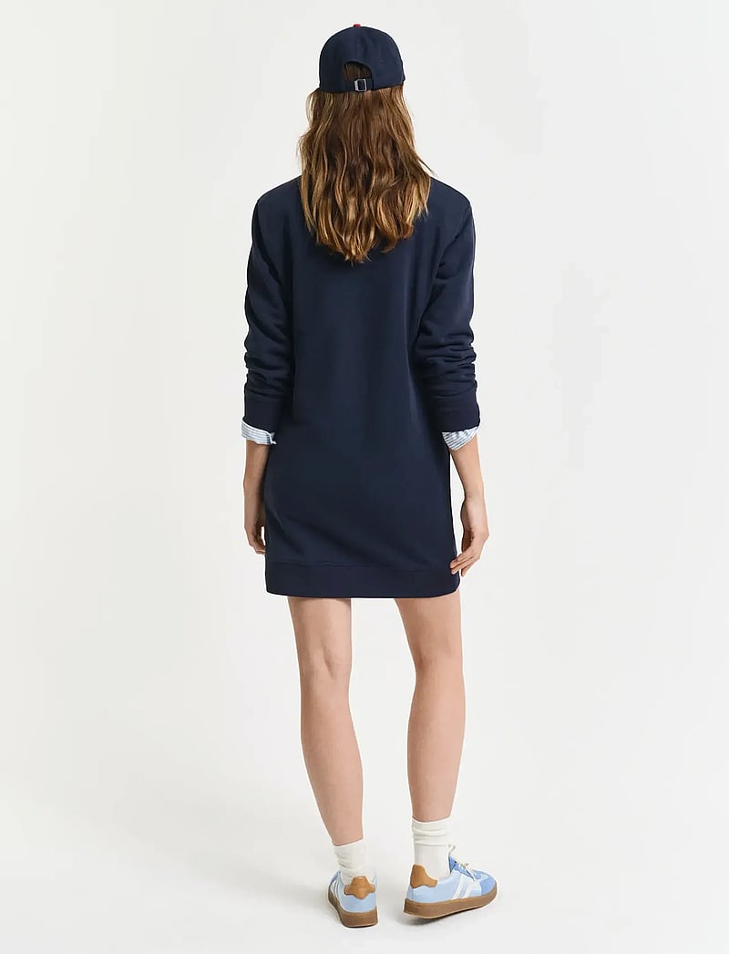 GANT - SHIELD C-NECK SWEAT DRESS - korta klänningar - evening blue - 3