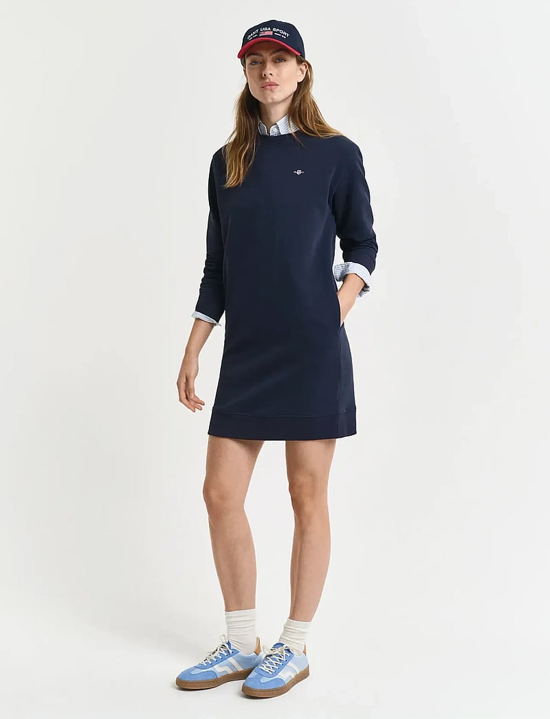 GANT - SHIELD C-NECK SWEAT DRESS - korta klänningar - evening blue - 5