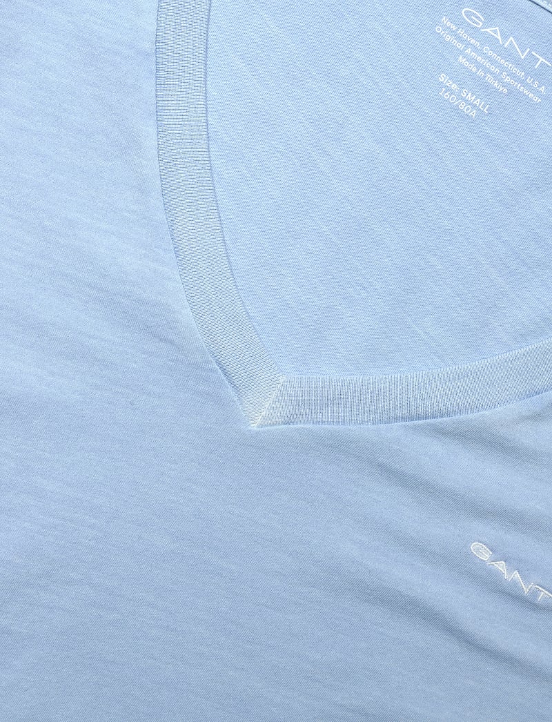 GANT - REG SUNFADED SS V-NECK T-SHIRT - t-shirts - fresh blue - 2