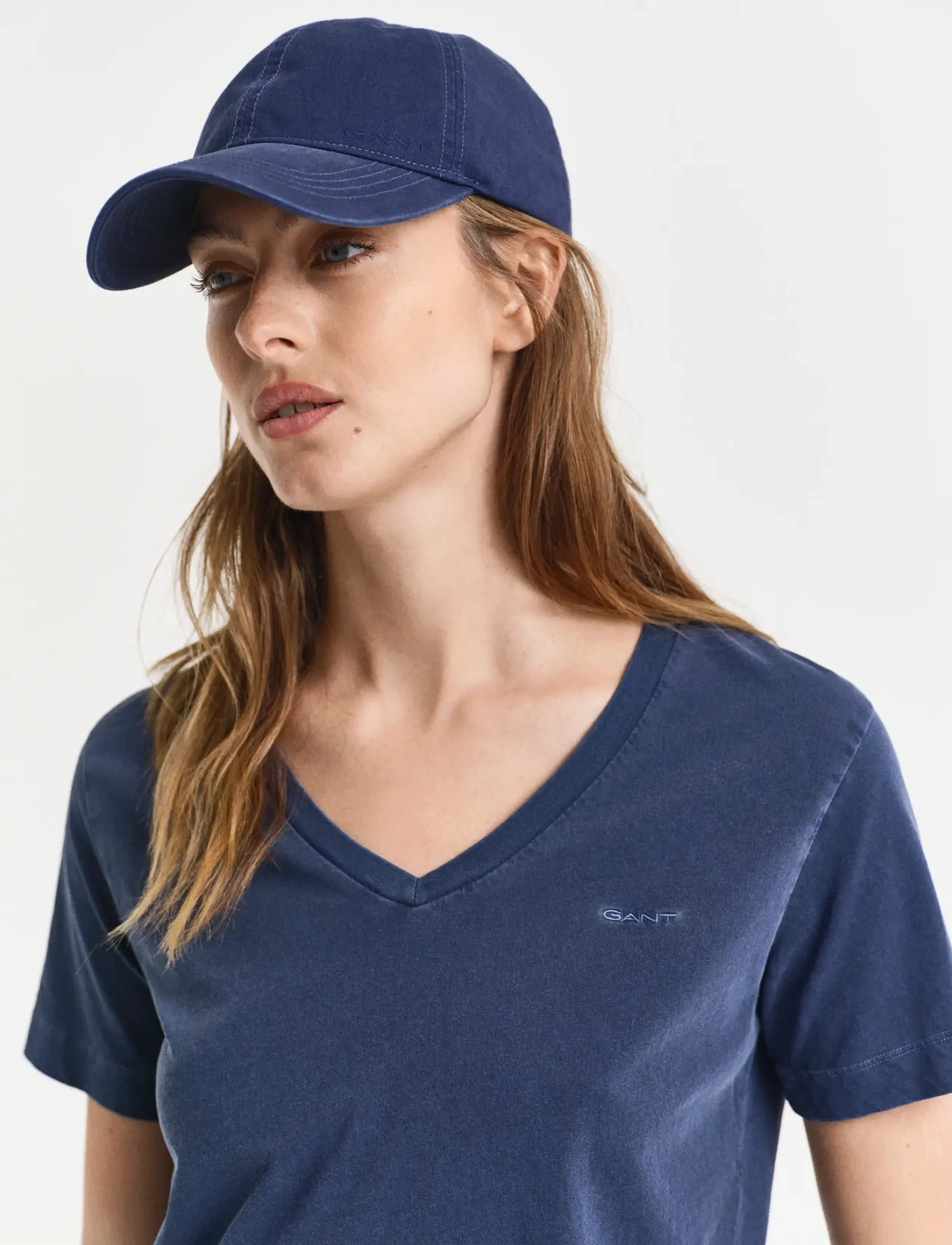 Gant - REG SUNFADED SS V-NECK T-SHIRT - t-shirts - persian blue - 4
