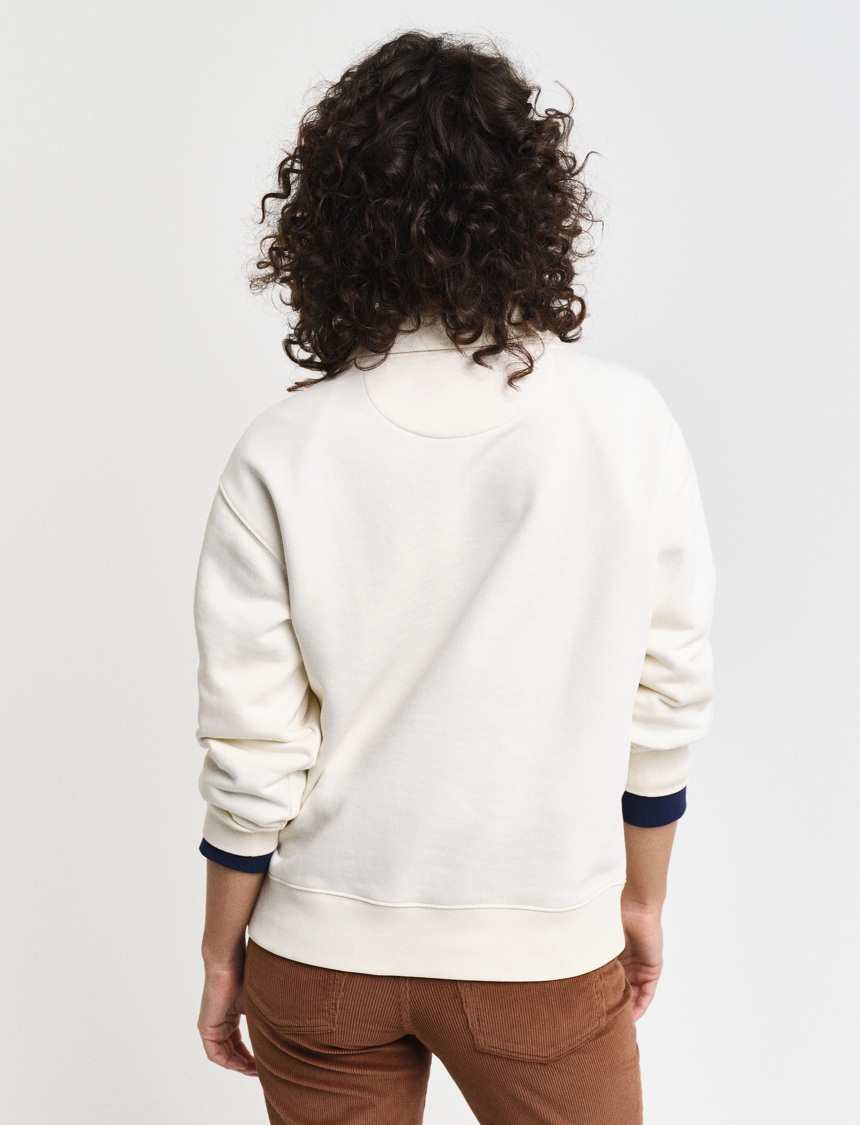 GANT - G BADGE C-NECK SWEAT - cream - 5