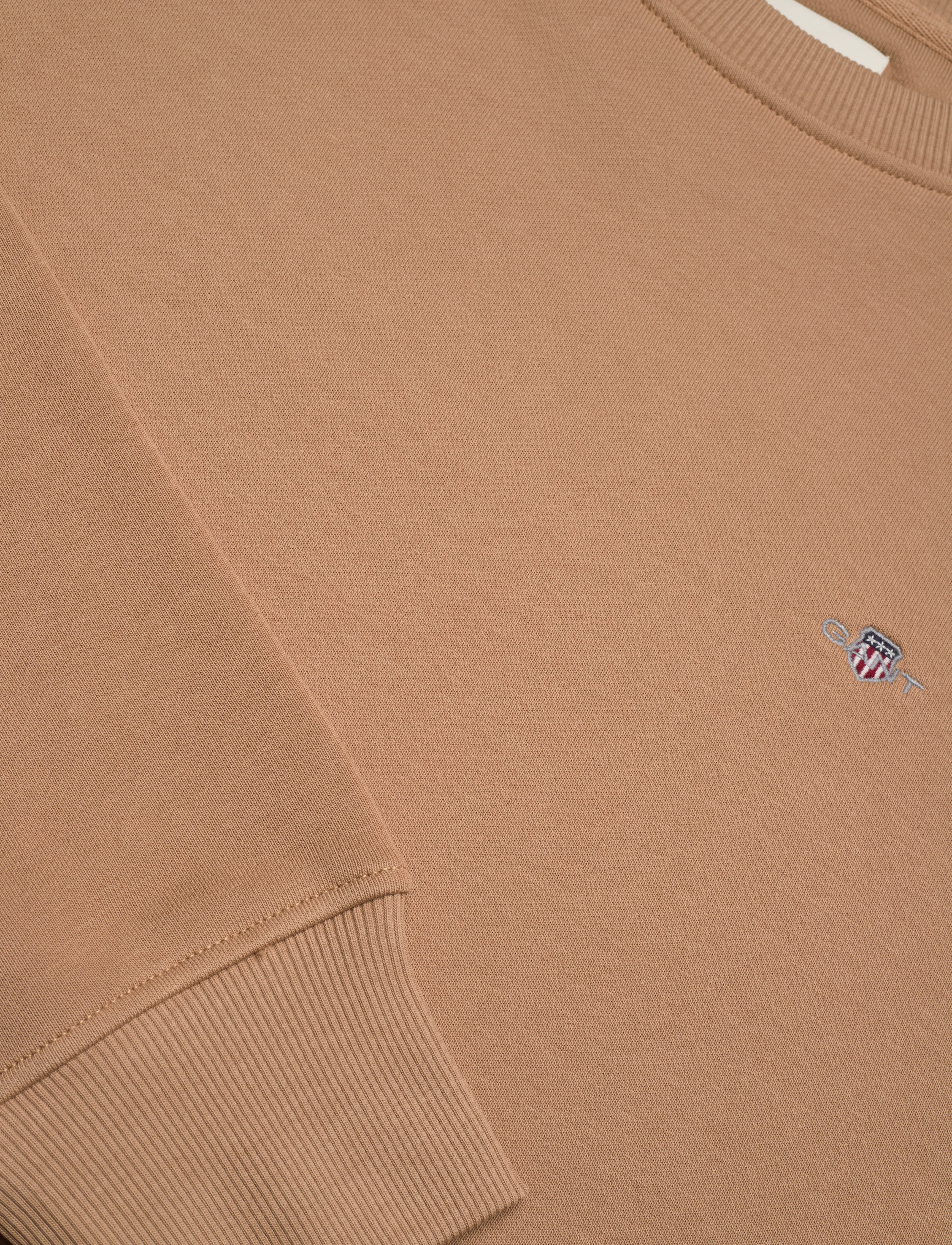 Gant - SHIELD C-NECK SWEAT - sweatshirts & hættetrøjer - caramel beige - 2