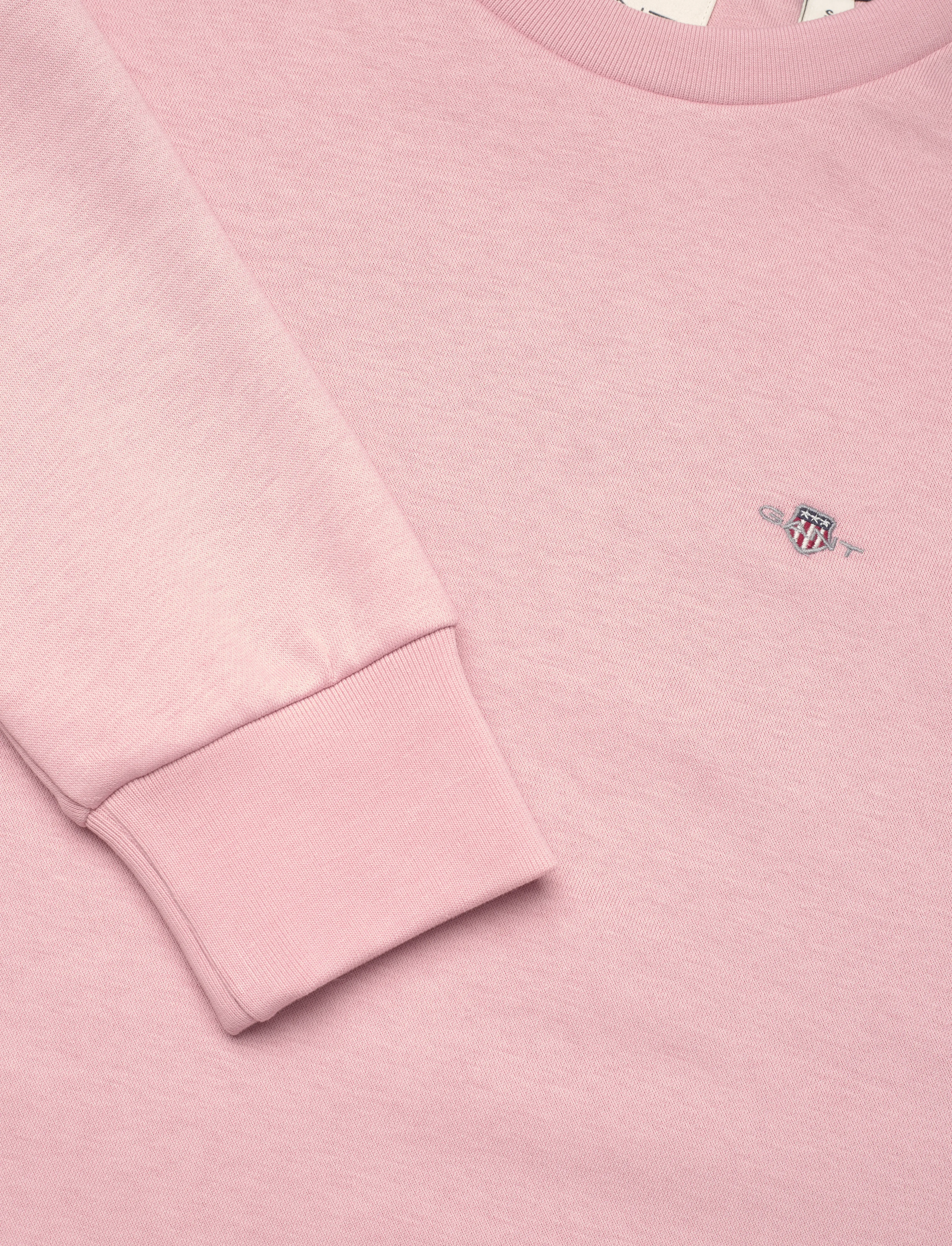 Gant - REG SHIELD LOGO C-NECK - sweatshirts & hættetrøjer - dusty pink - 2