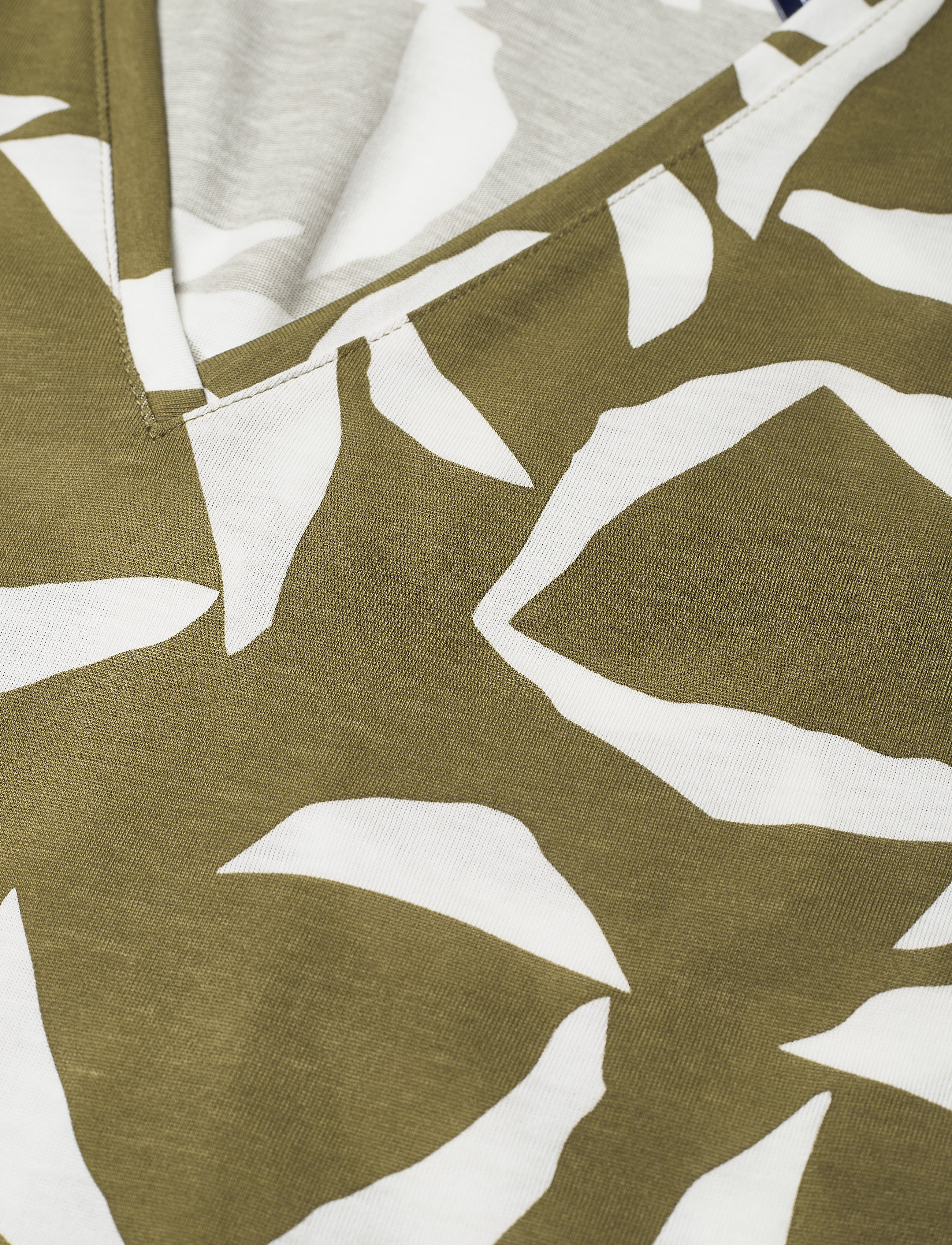 GANT - D1. CRESENT BLOOM SS TOP - olive green - 2
