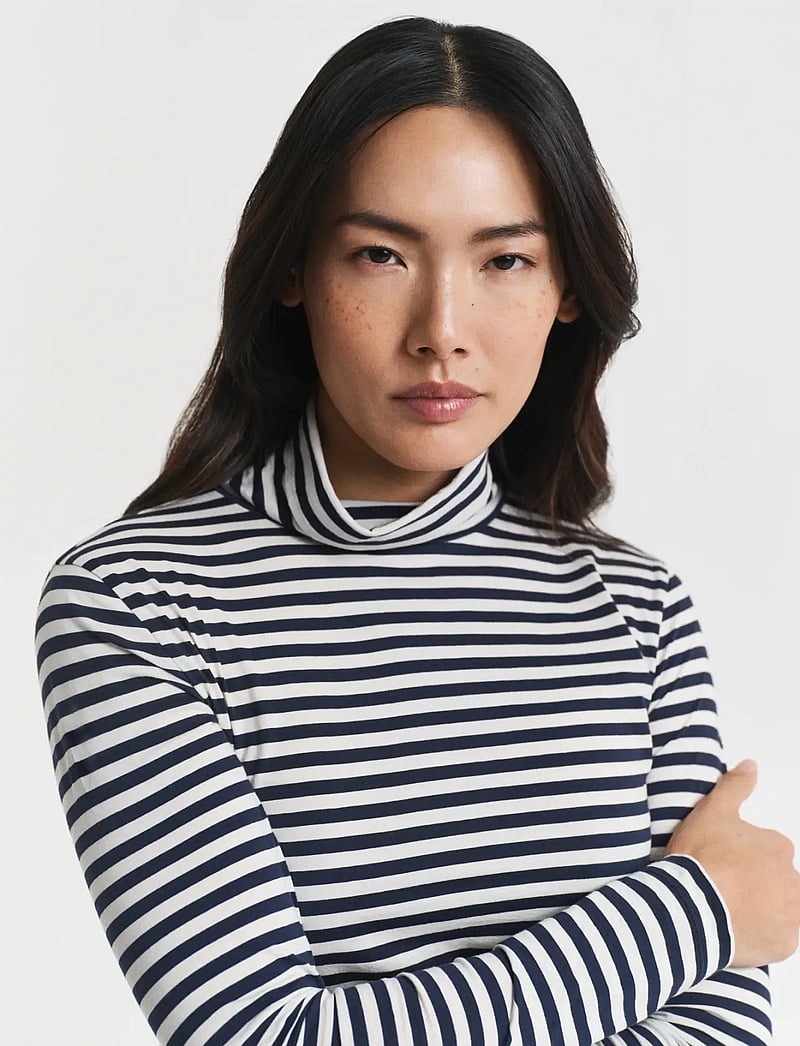 GANT - LIGHT COTTON STRIPED LS TURTLENECK - polotröjor - evening blue - 3