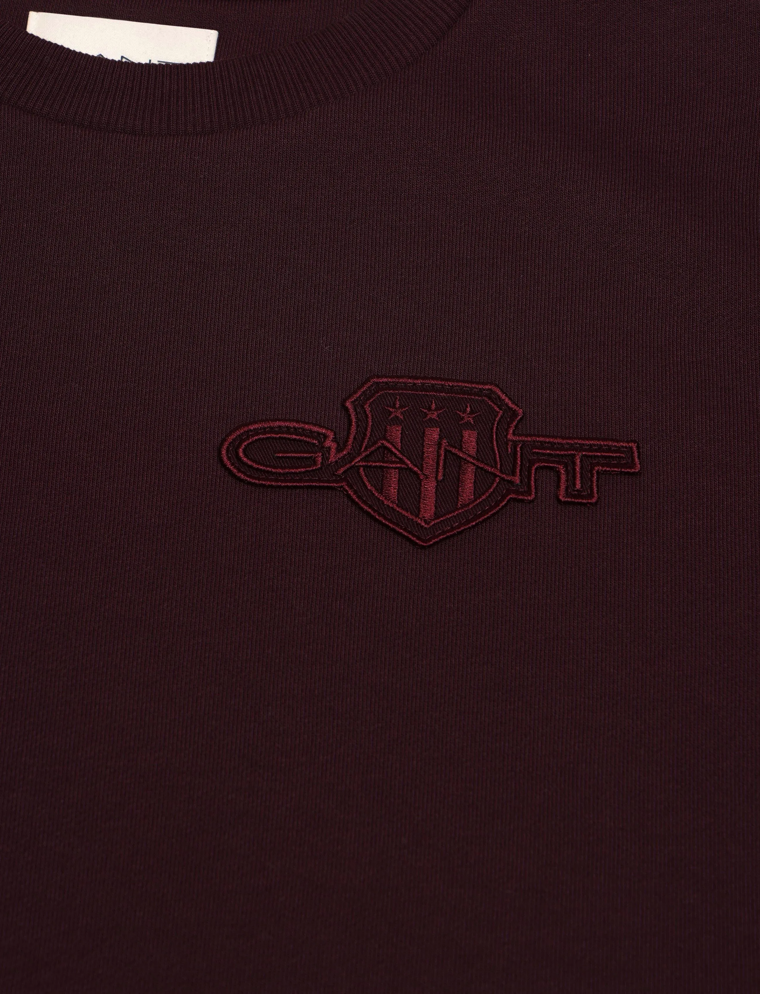 Gant - REG TONAL SHIELD C-NECK SWEAT - sweatshirts - darkened wine - 2