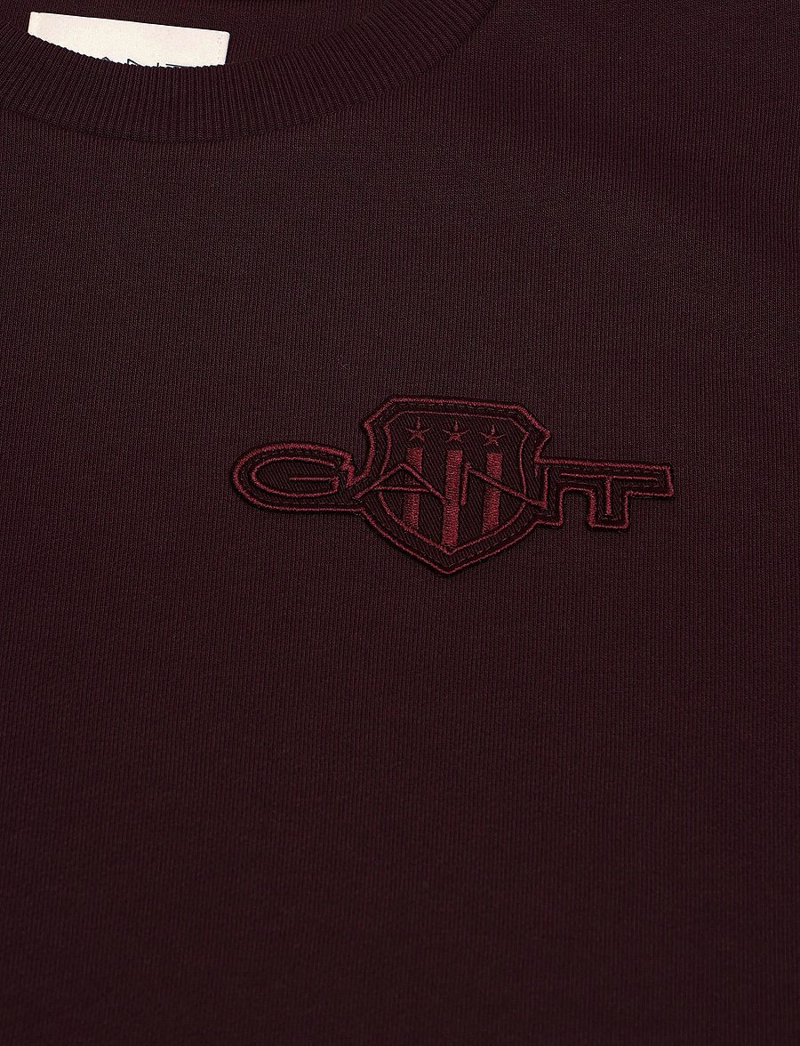 Gant - REG TONAL SHIELD C-NECK SWEAT - sweatshirts - darkened wine - 2