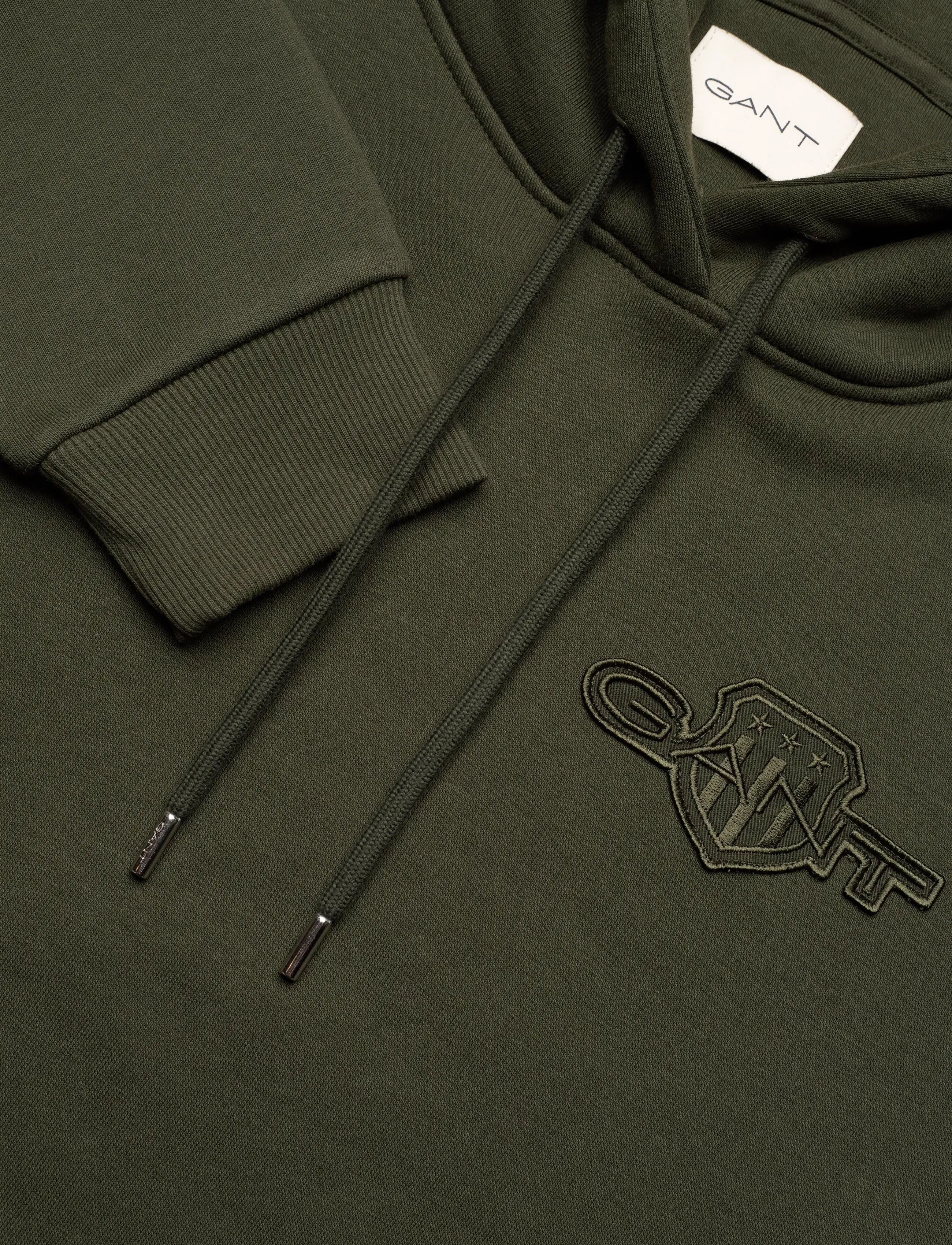 Gant - REG TONAL SHIELD HOODIE - kapuzenpullover - dark moss green - 2