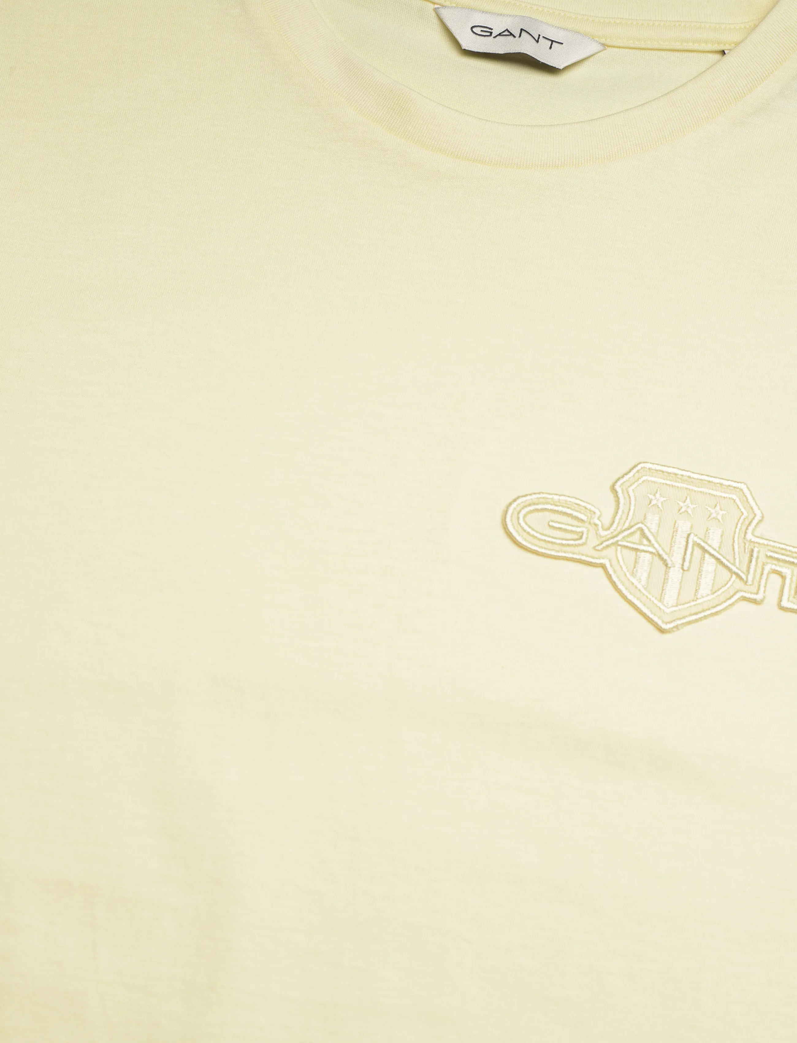 Gant - REG TONAL SHIELD SS T-SHIRT - t-shirts - vanilla yellow - 5