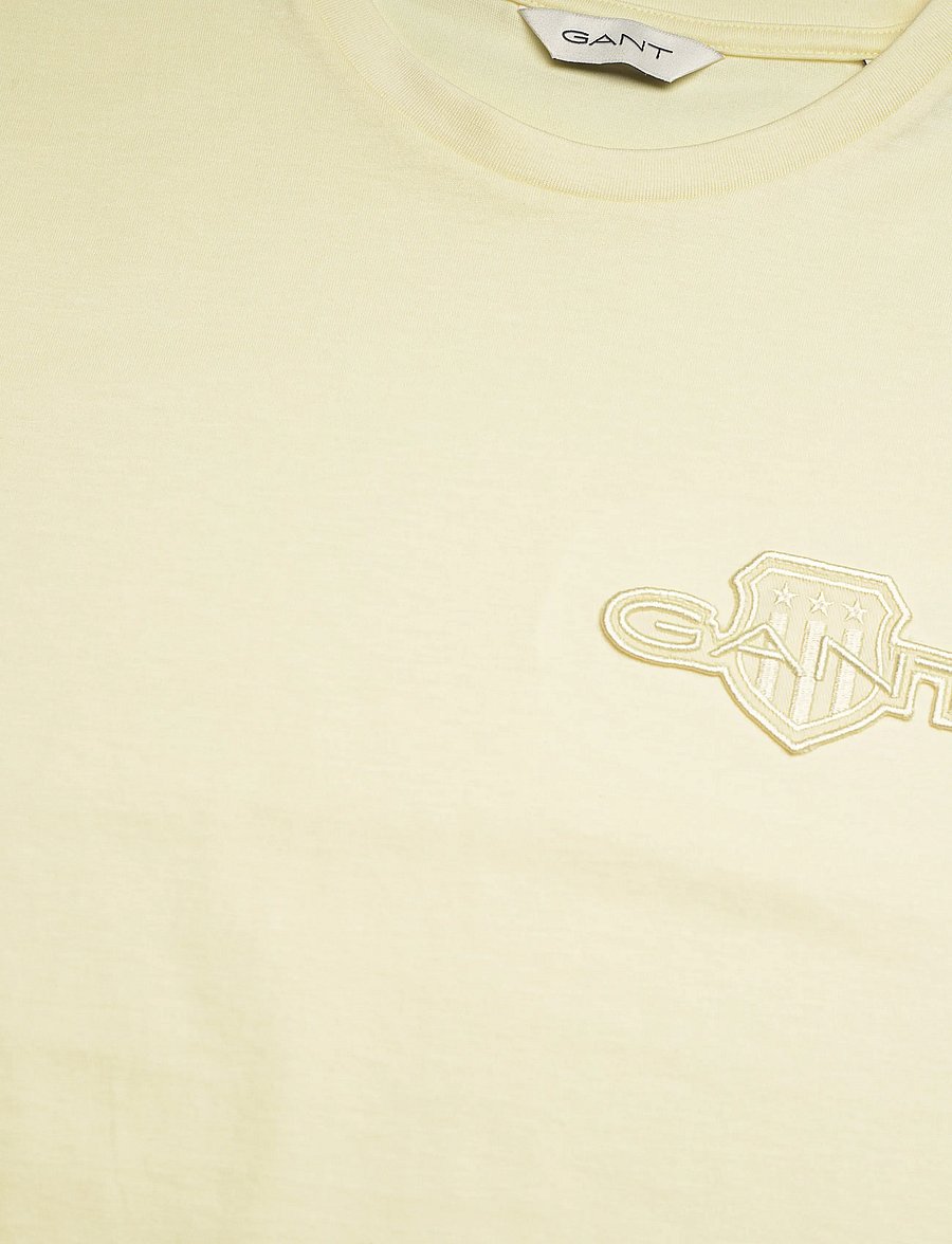 Gant - REG TONAL SHIELD SS T-SHIRT - t-shirts - vanilla yellow - 5