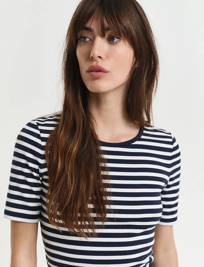 GANT - SLIM STRIPED 1X1 RIBBED SS T-SHIRT - t-shirts - evening blue - 4