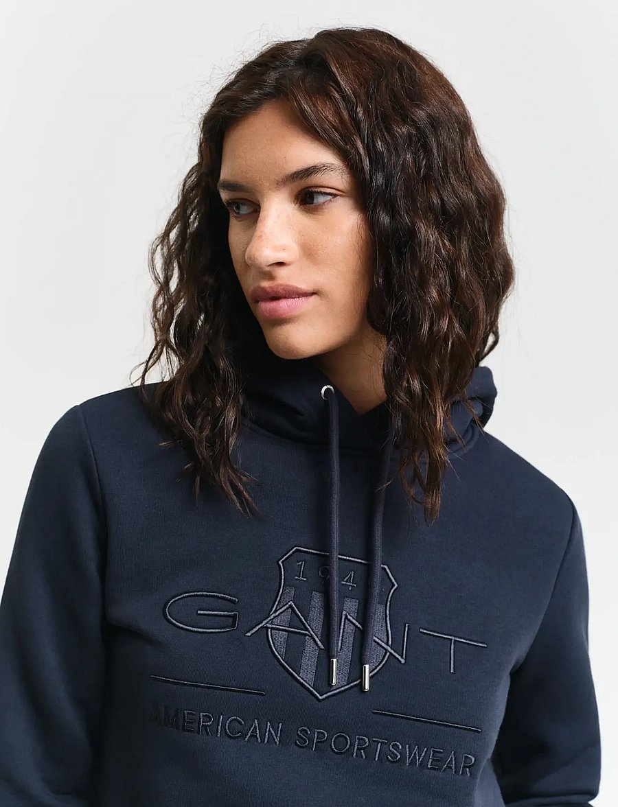 Gant - REG TONAL SHIELD HOODIE - hoodies - evening blue - 4