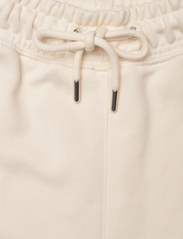 GANT - D1. CREST SHIELD SWEAT PANTS - apakšējais apģērbs - cream - 3