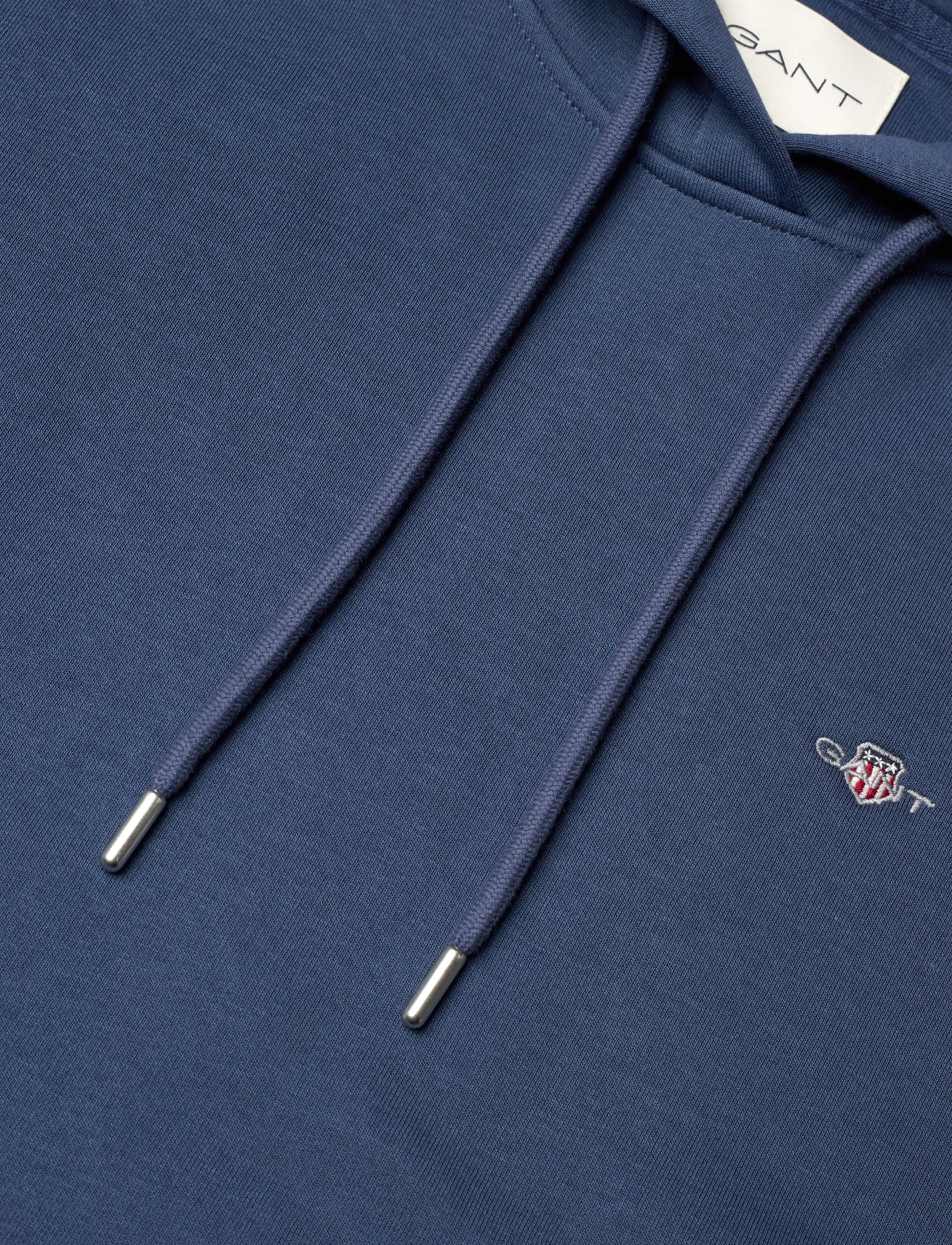 Gant - REL SHIELD HOODIE - hættetrøjer - dusty blue sea - 2