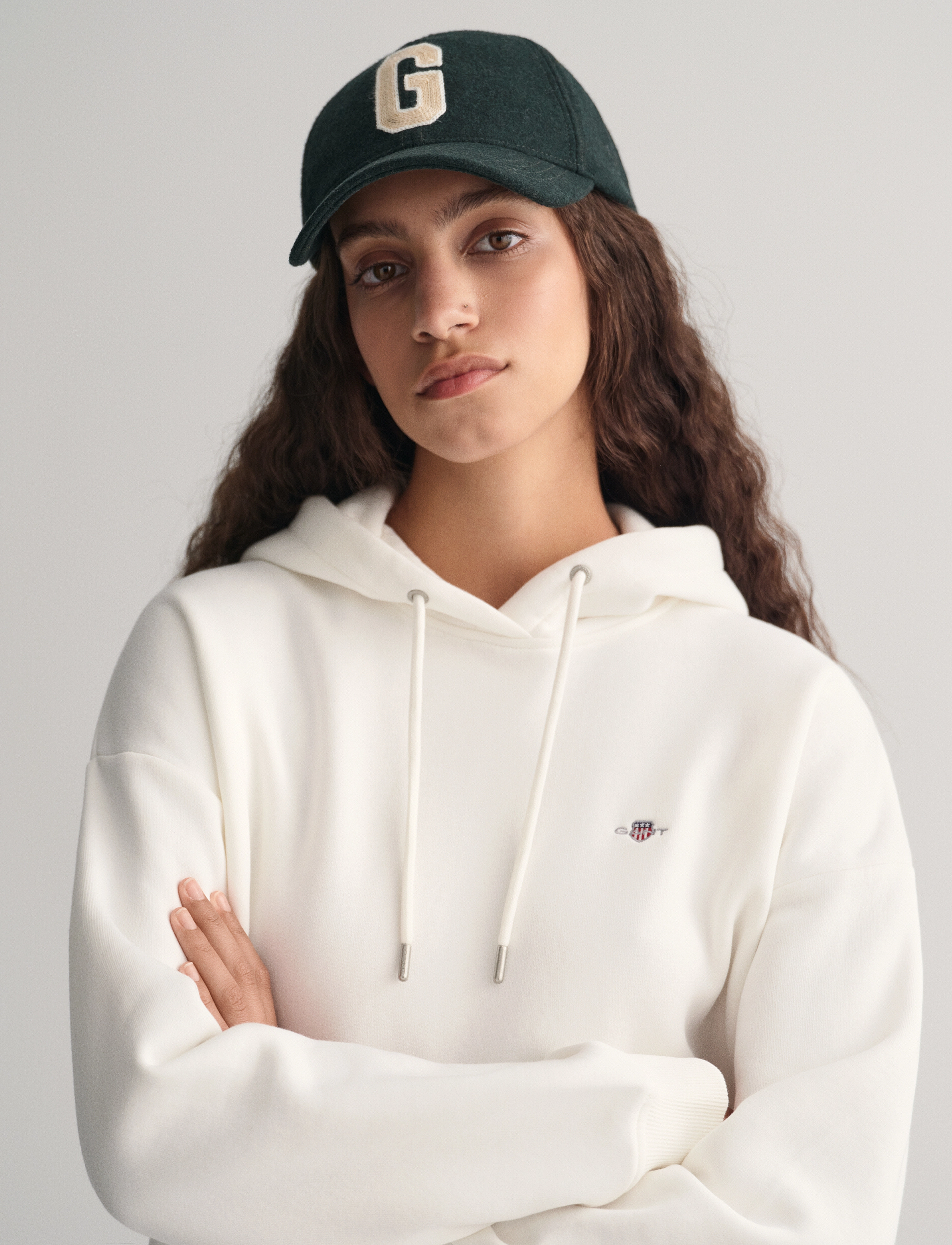 Gant - REL SHIELD HOODIE - kapuzenpullover - eggshell - 4