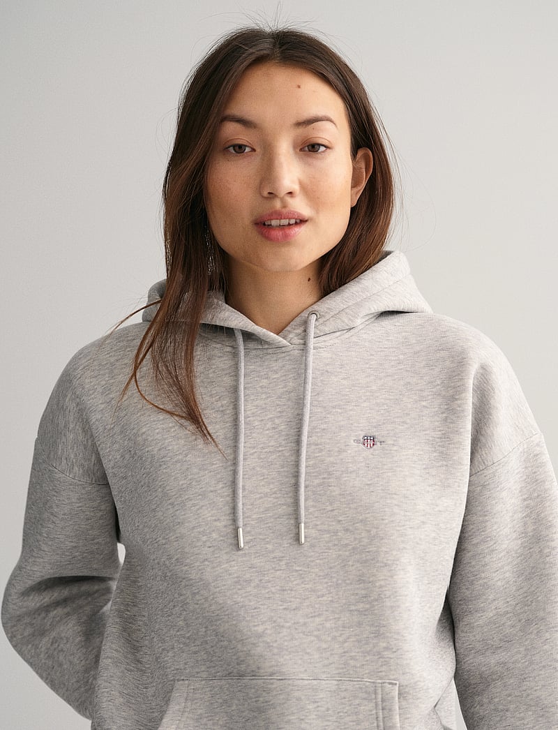 GANT - REL SHIELD HOODIE - kapuzenpullover - light grey melange - 4