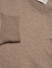 GANT - REL SHIELD C-NECK SWEAT - sweatshirts & kapuzenpullover - desert brown - 2