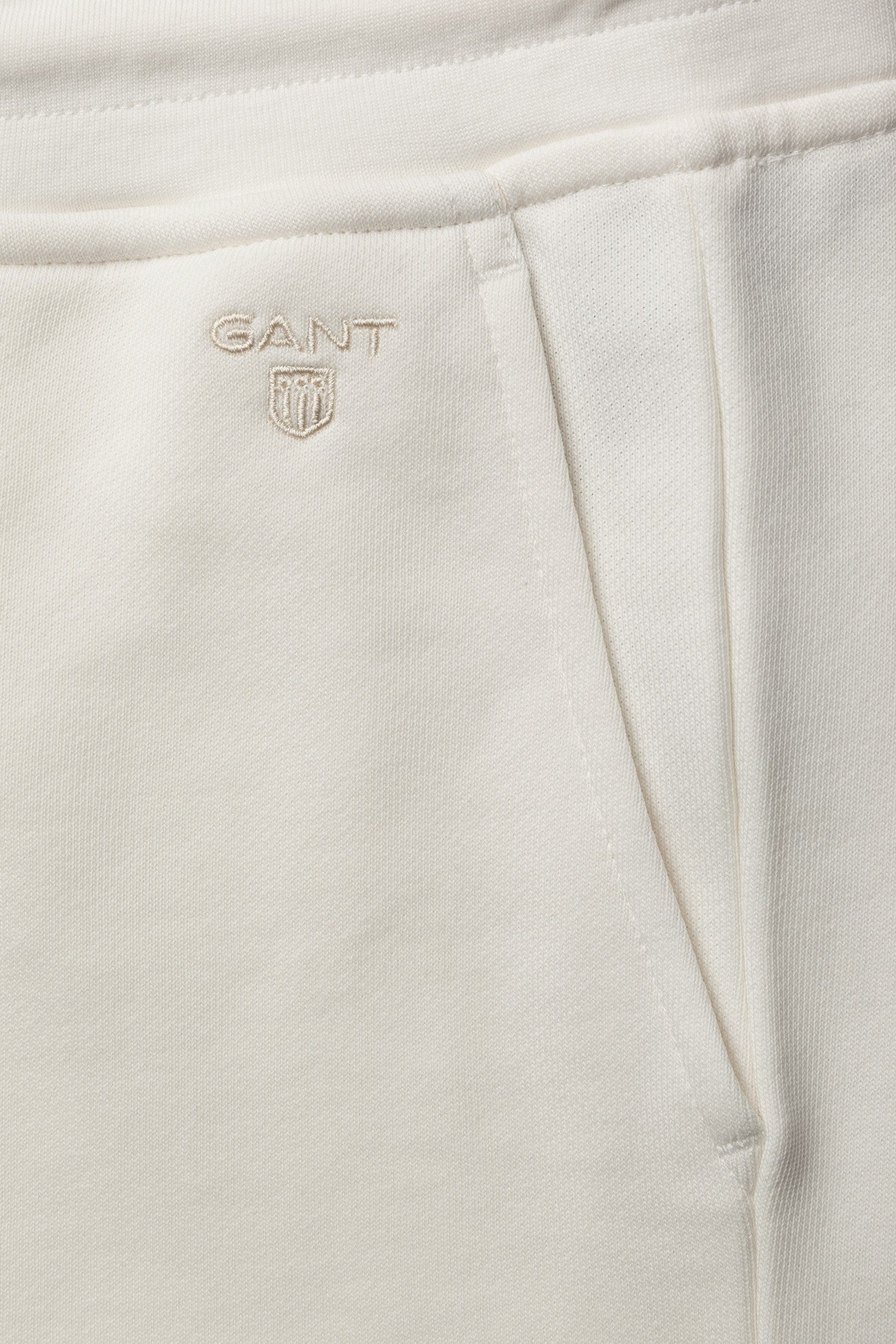 GANT - O1. TONAL SHIELD SWEAT SHORTS - offwhite - 3