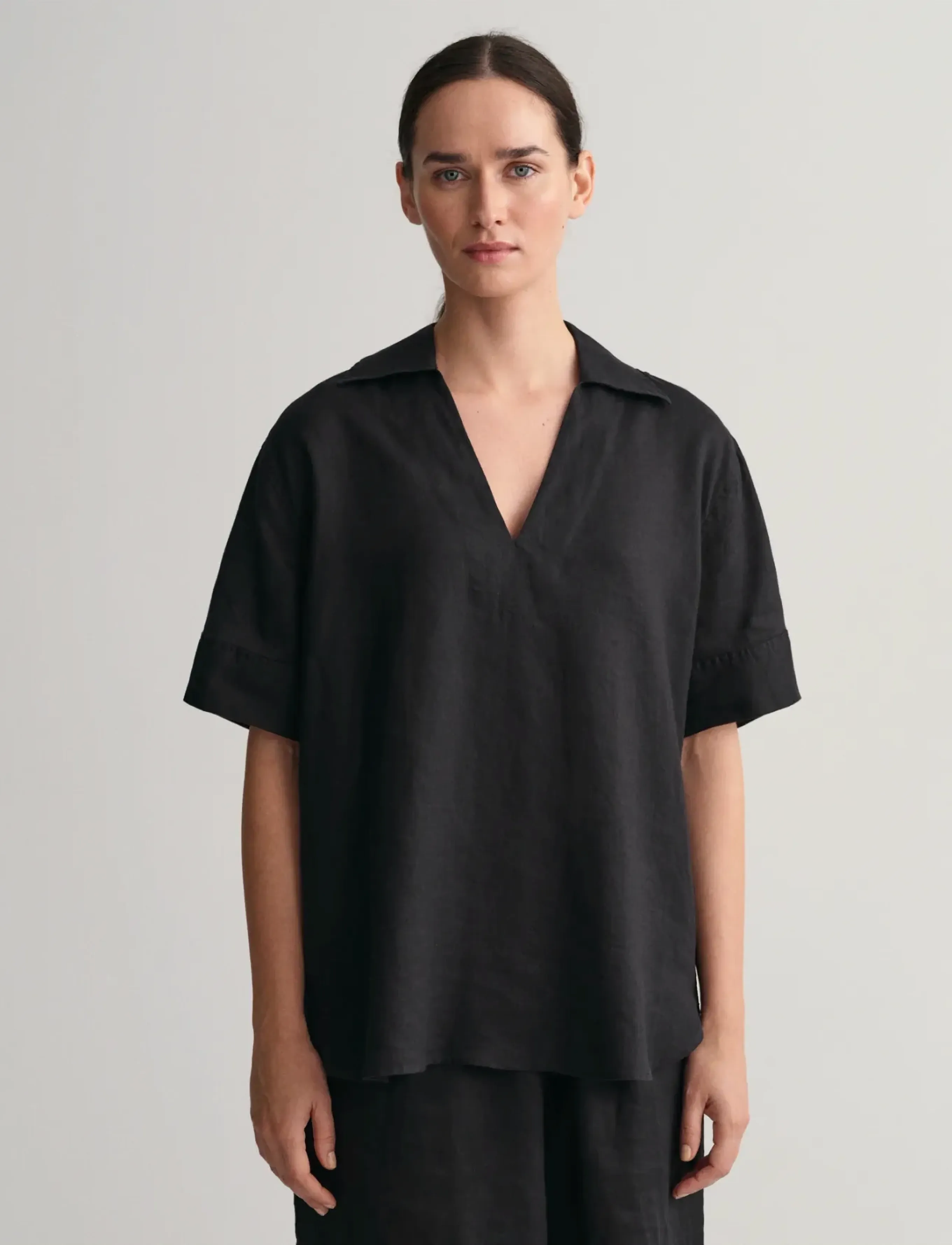 GANT REL POP OVER LINEN SS SHIRT - Bluser & Skjorter - EBONY BLACK / black