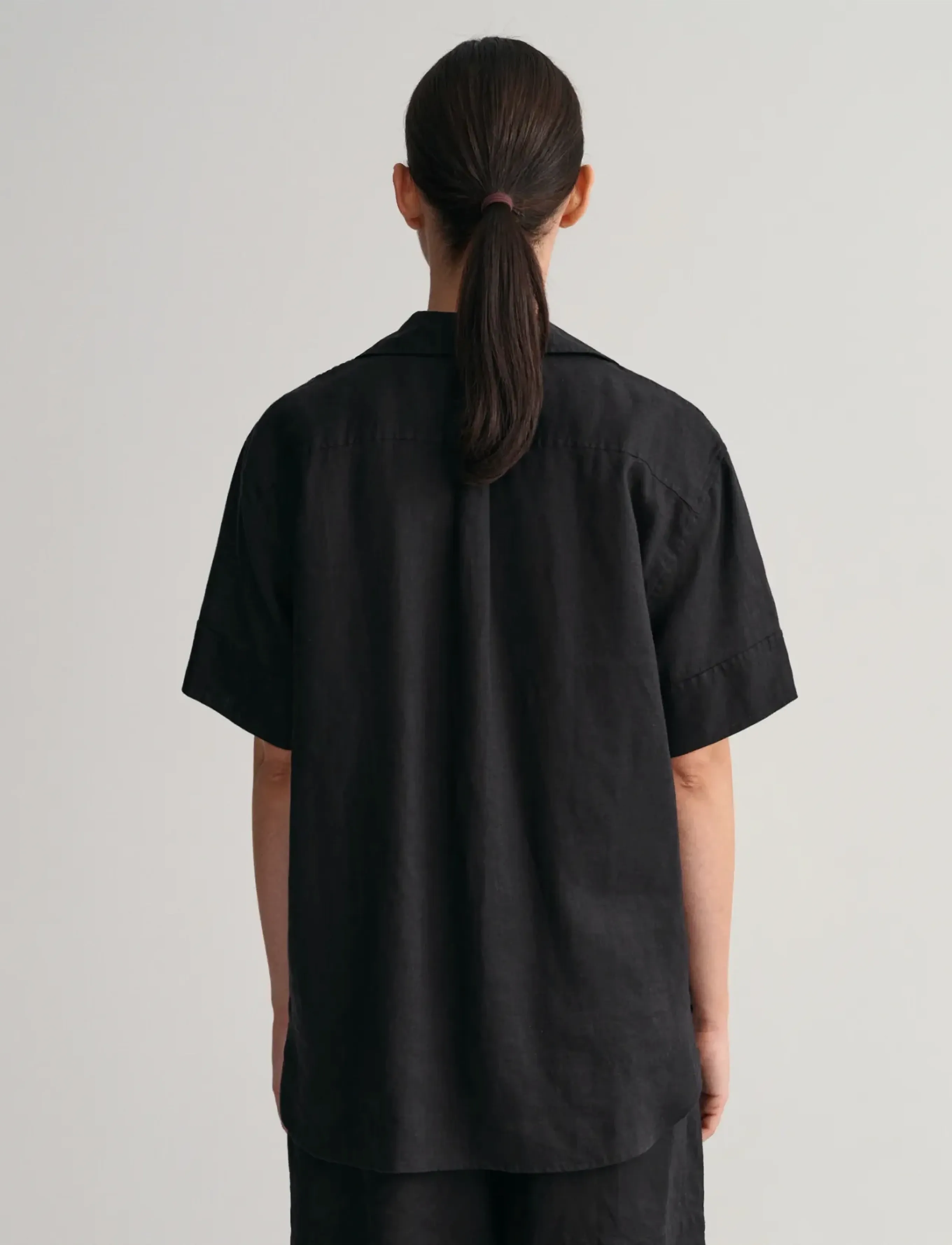 Gant - REL POP OVER LINEN SS SHIRT - chemises de lin - ebony black - 3