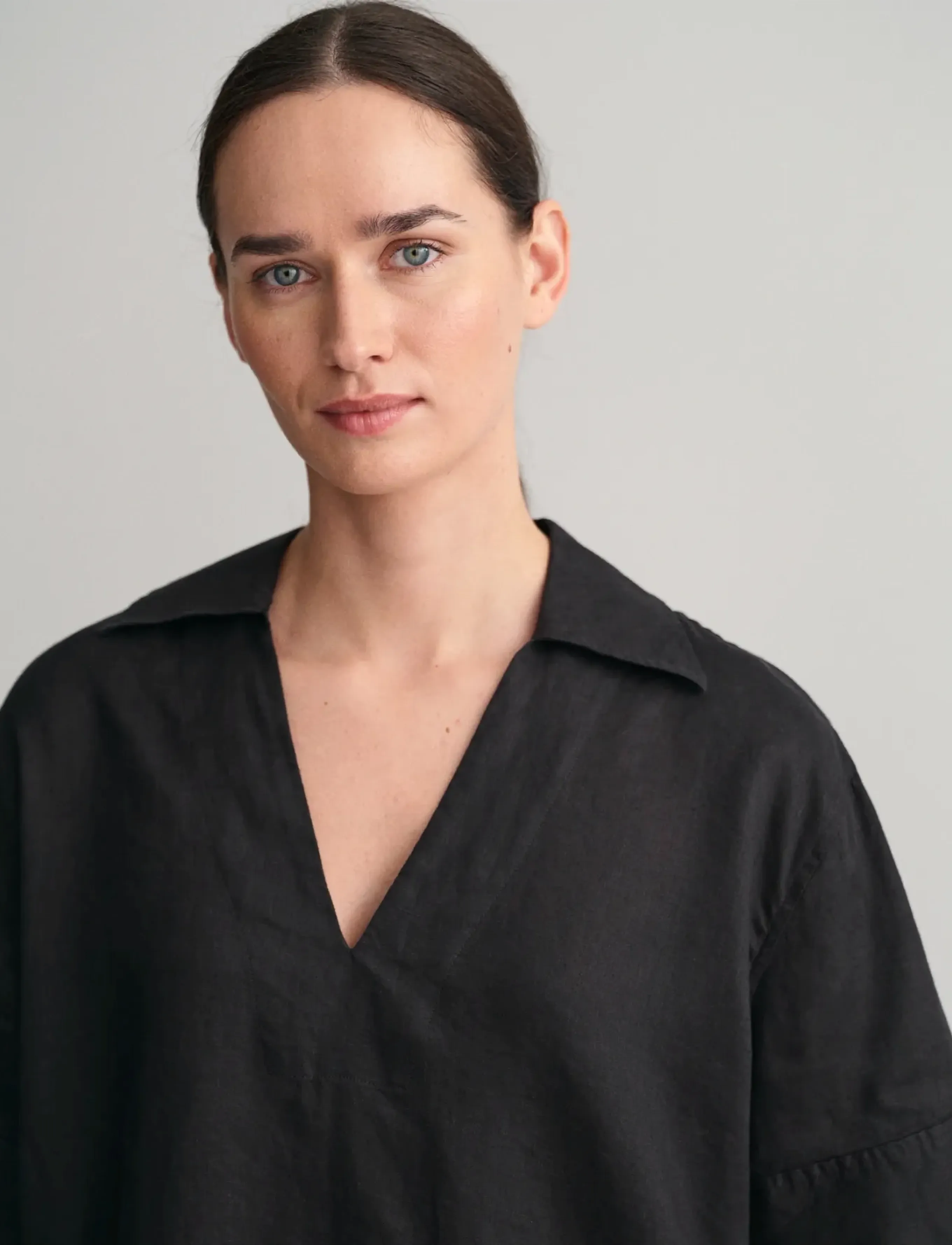 Gant - REL POP OVER LINEN SS SHIRT - chemises de lin - ebony black - 4