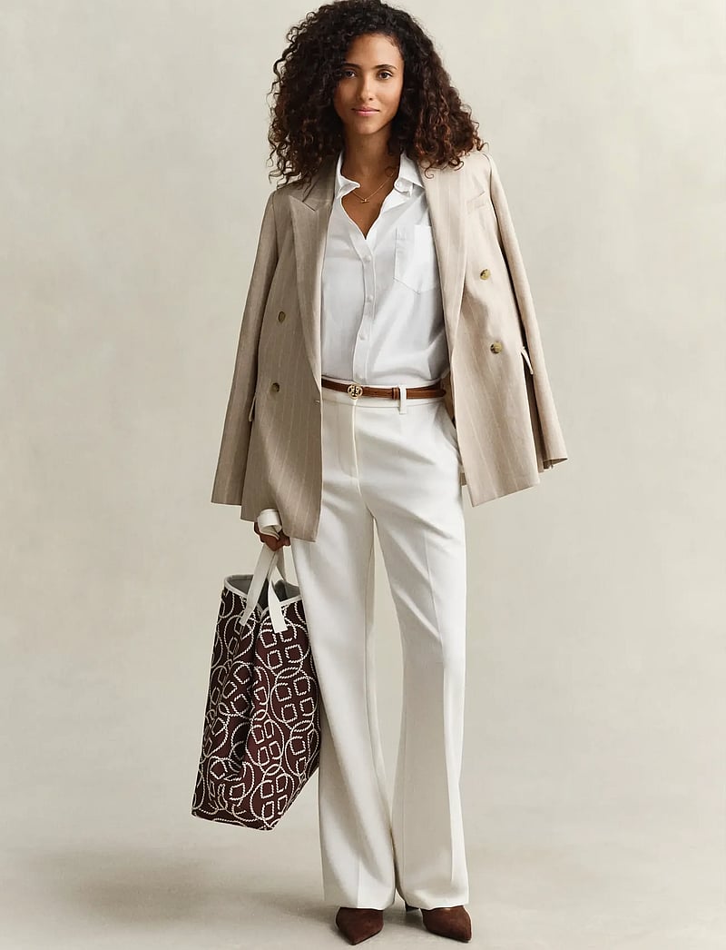 GANT - REL CLASSIC POPLIN SHIRT - långärmade skjortor - white - 5