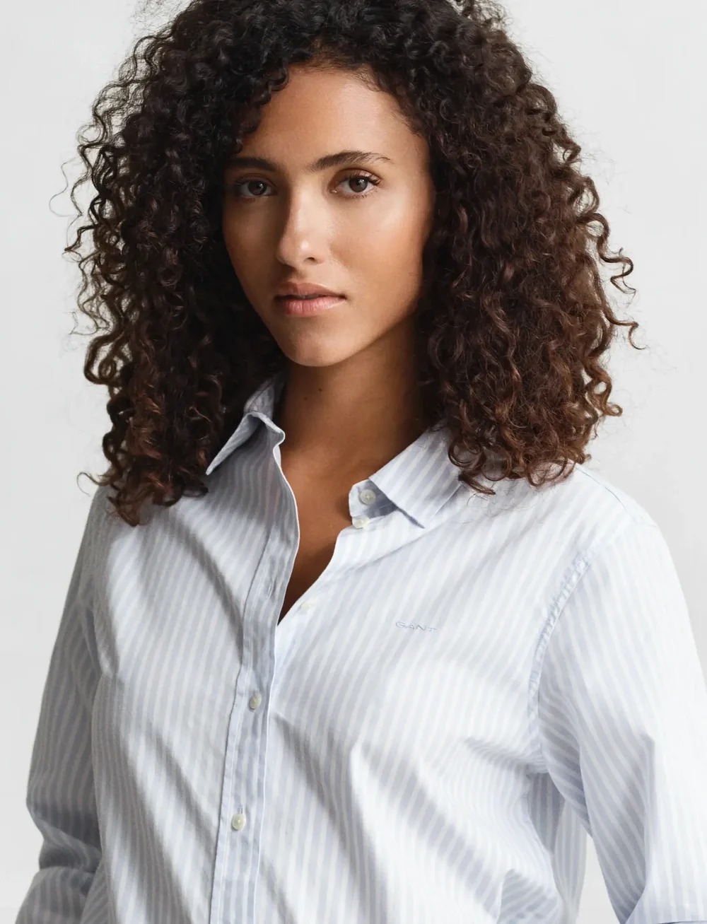 GANT - REG CLASSIC POPLIN STRIPED SHIRT - pikkade varrukatega särgid - light blue - 5