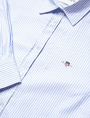 GANT - SLIM STRETCH OXFORD STRIPED SHIRT - koszule z długimi rękawami - light blue - 2
