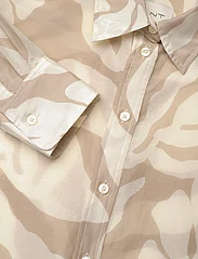 GANT - REL PALM PRINT COT SILK SHIRT - long-sleeved shirts - dry sand - 2