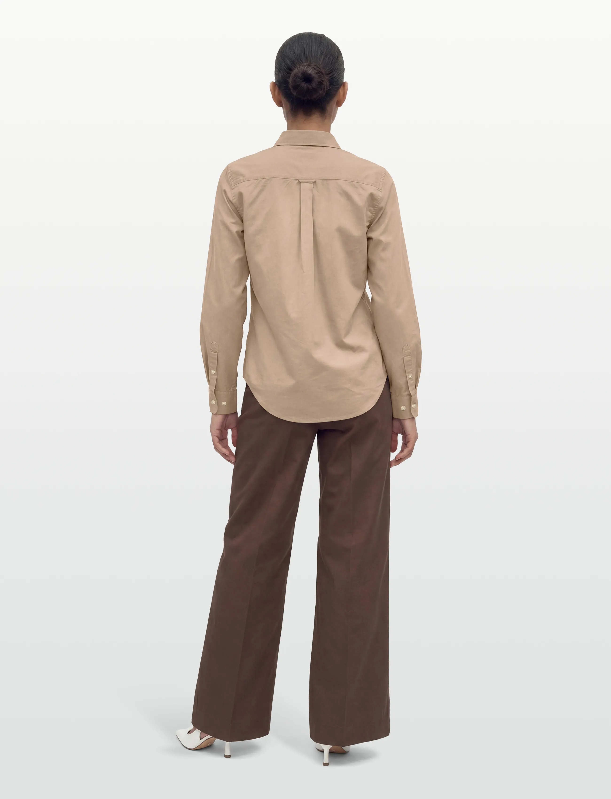 Gant - REG CLASSIC POPLIN SHIRT - långärmade skjortor - taupe beige - 4