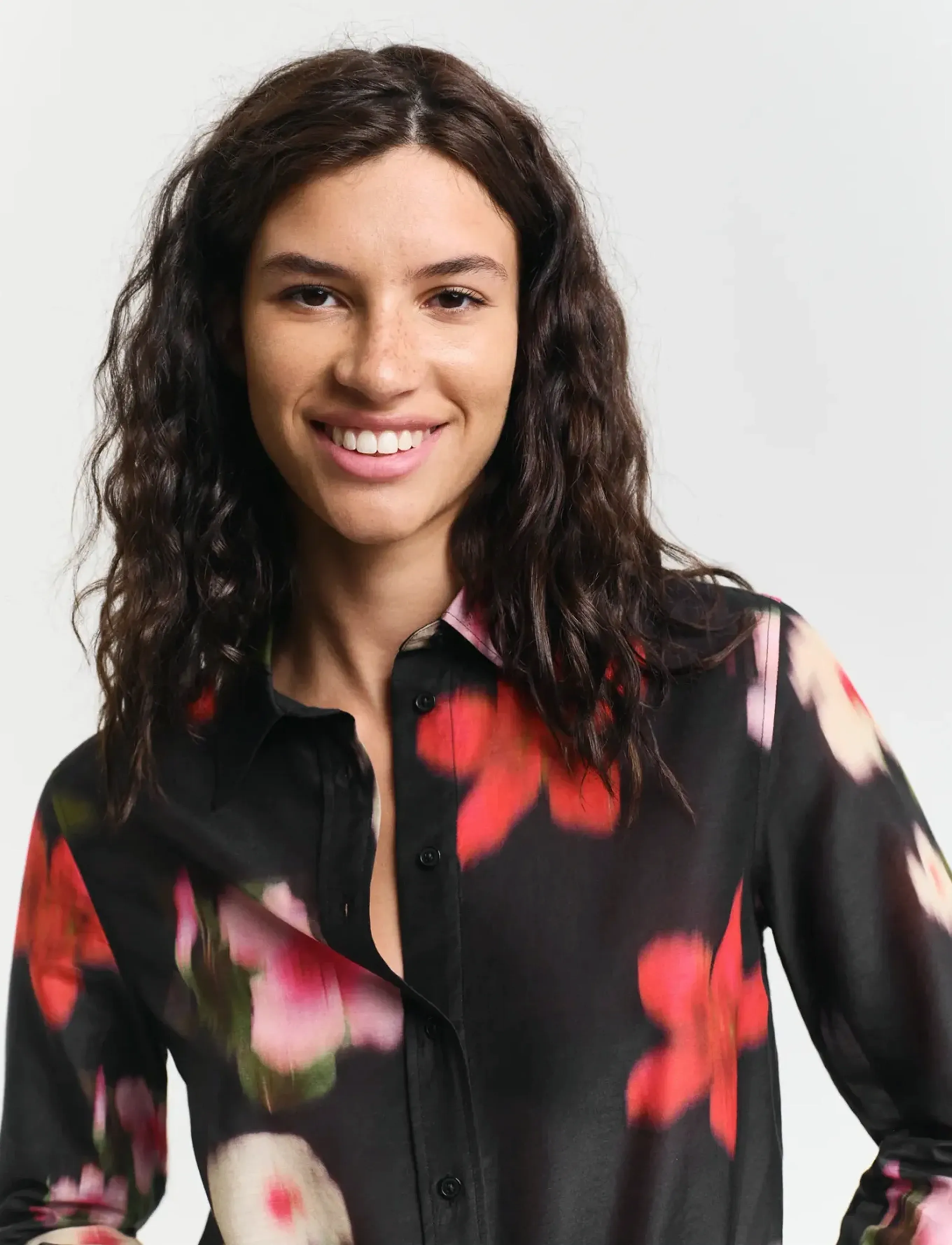 Gant - REG FLORAL CTN SILK SHIRT - langärmlige hemden - black - 4
