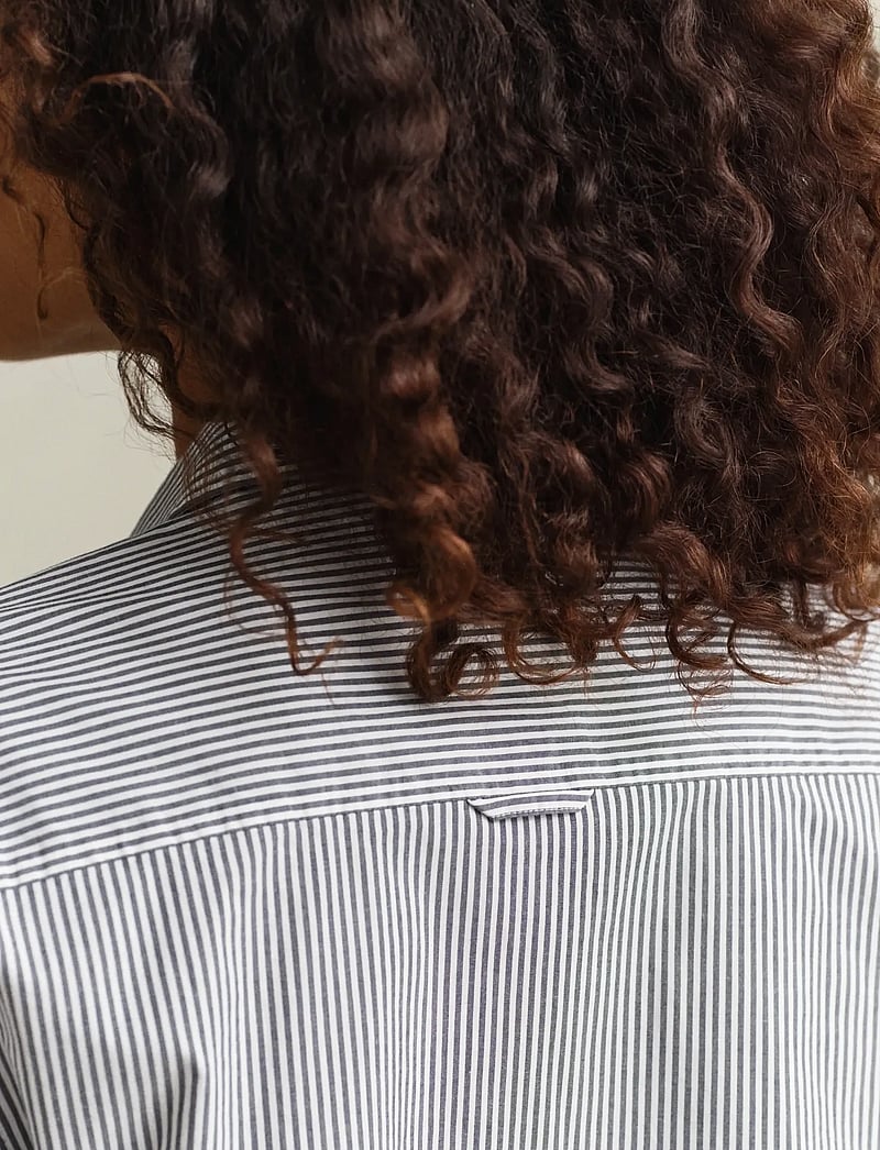 GANT - SLIM STRIPED POPLIN SHIRT - long-sleeved shirts - evening blue - 3