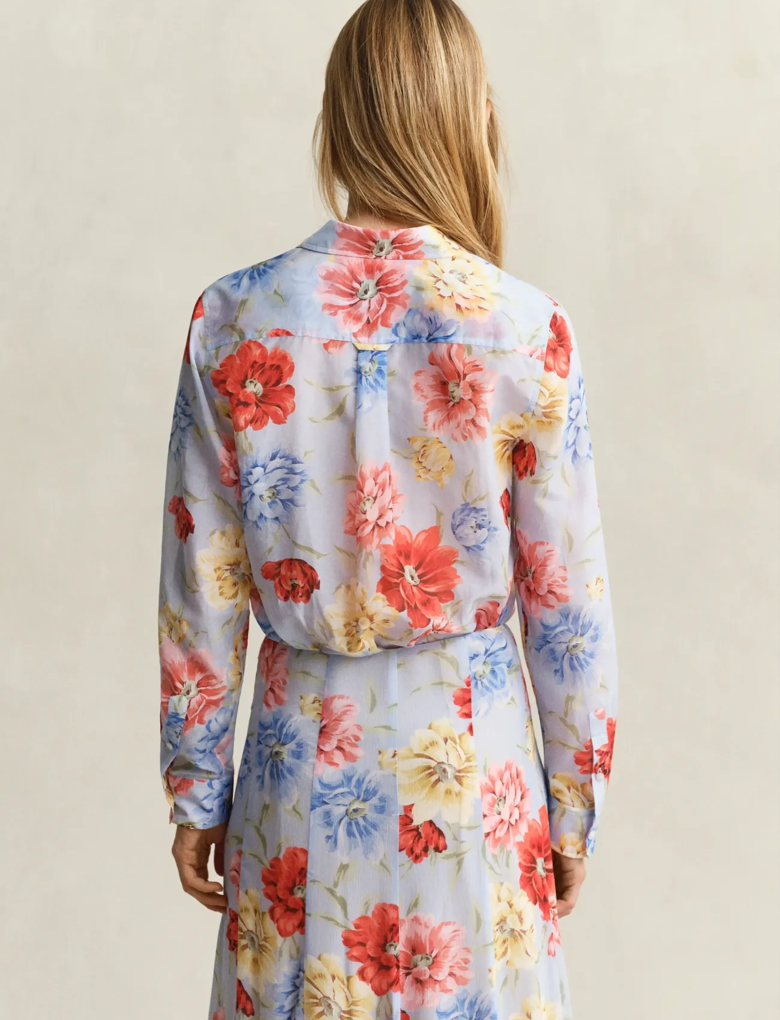 Gant - REG FLORAL PRINT CTN SILK LS SHIRT - langærmede skjorter - light blue - 2