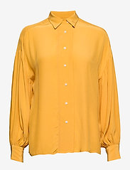 GANT - D2. DRAPY PUFF SLEEVE SHIRT - langermede skjorter - honey gold - 0