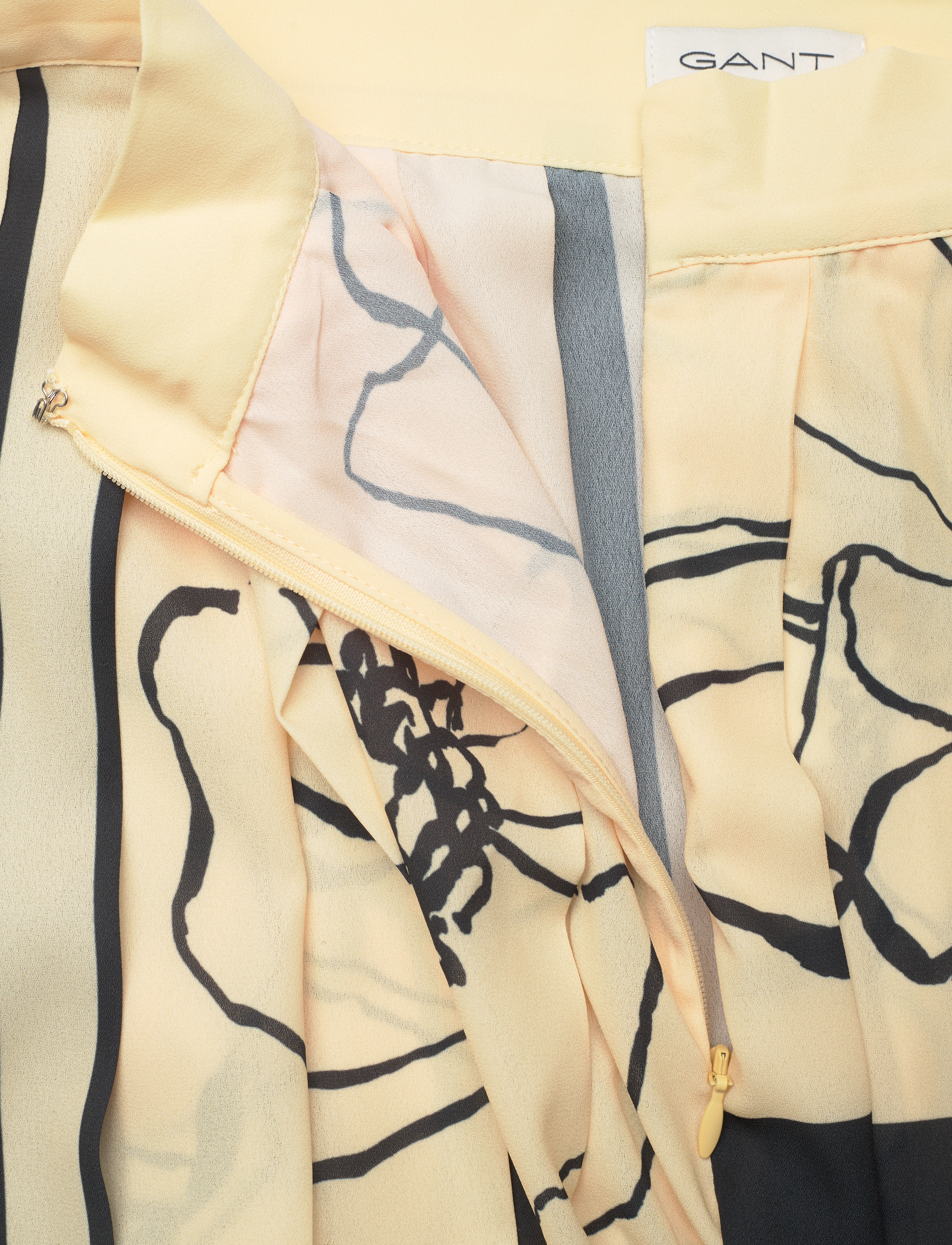 GANT - LINE DRAWING PLEATED SKIRT - dusty light yellow - 2