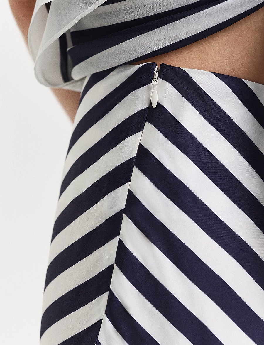 Gant - CHEVRON STRIPED SKIRT - midi nederdele - evening blue - 4
